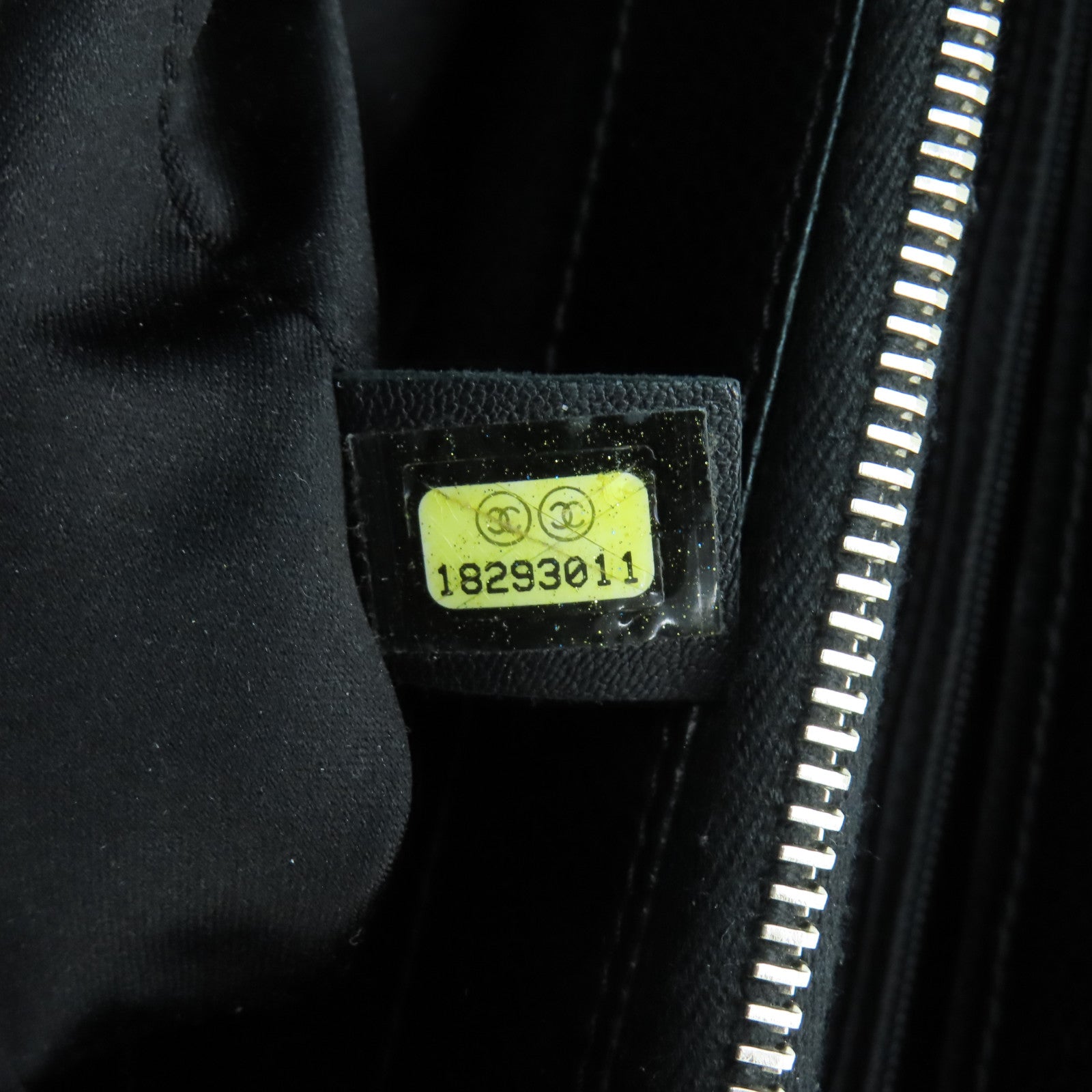 CHANEL 菱格Caviar皮革GST銀扣手挽袋黑色