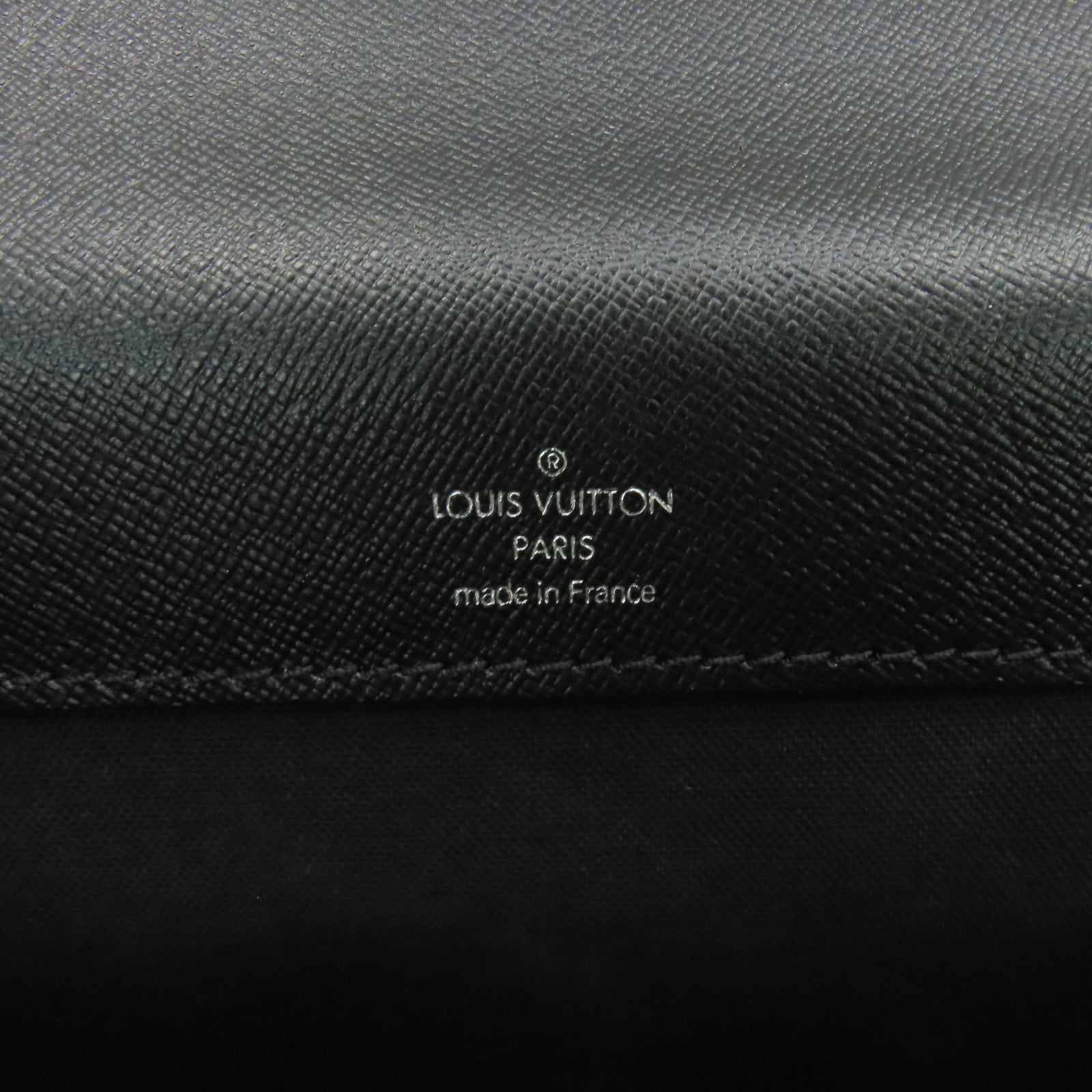 LOUIS VUITTON Taiga Robusto 2 Business Bag銀扣公事袋黑色