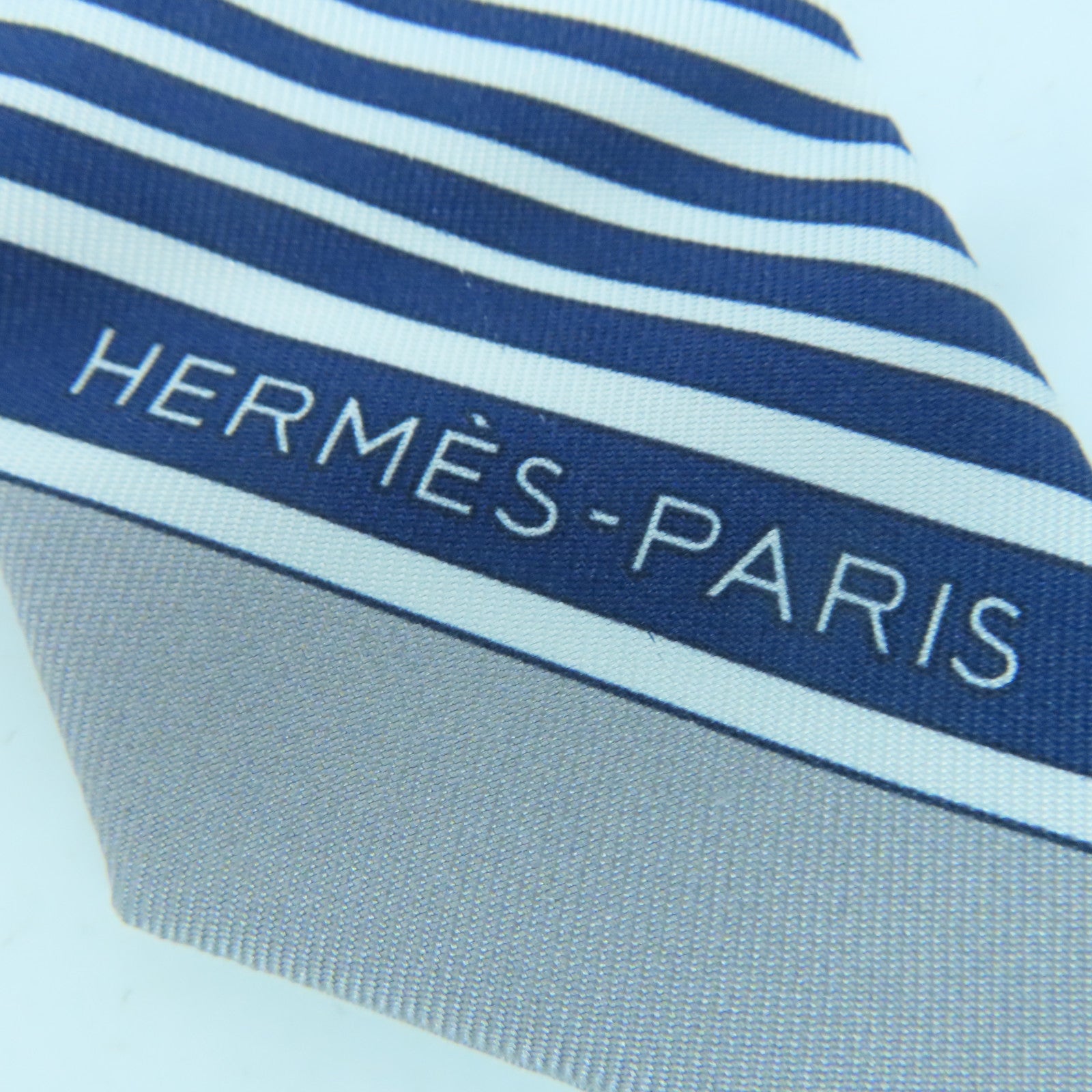 HERMES Silk Twilly Scarf White/Blue
