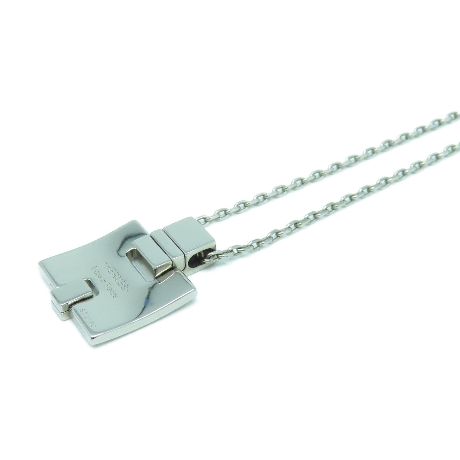 HERMES Metal Eileen Pendant Necklace Silver Buckle Neck White