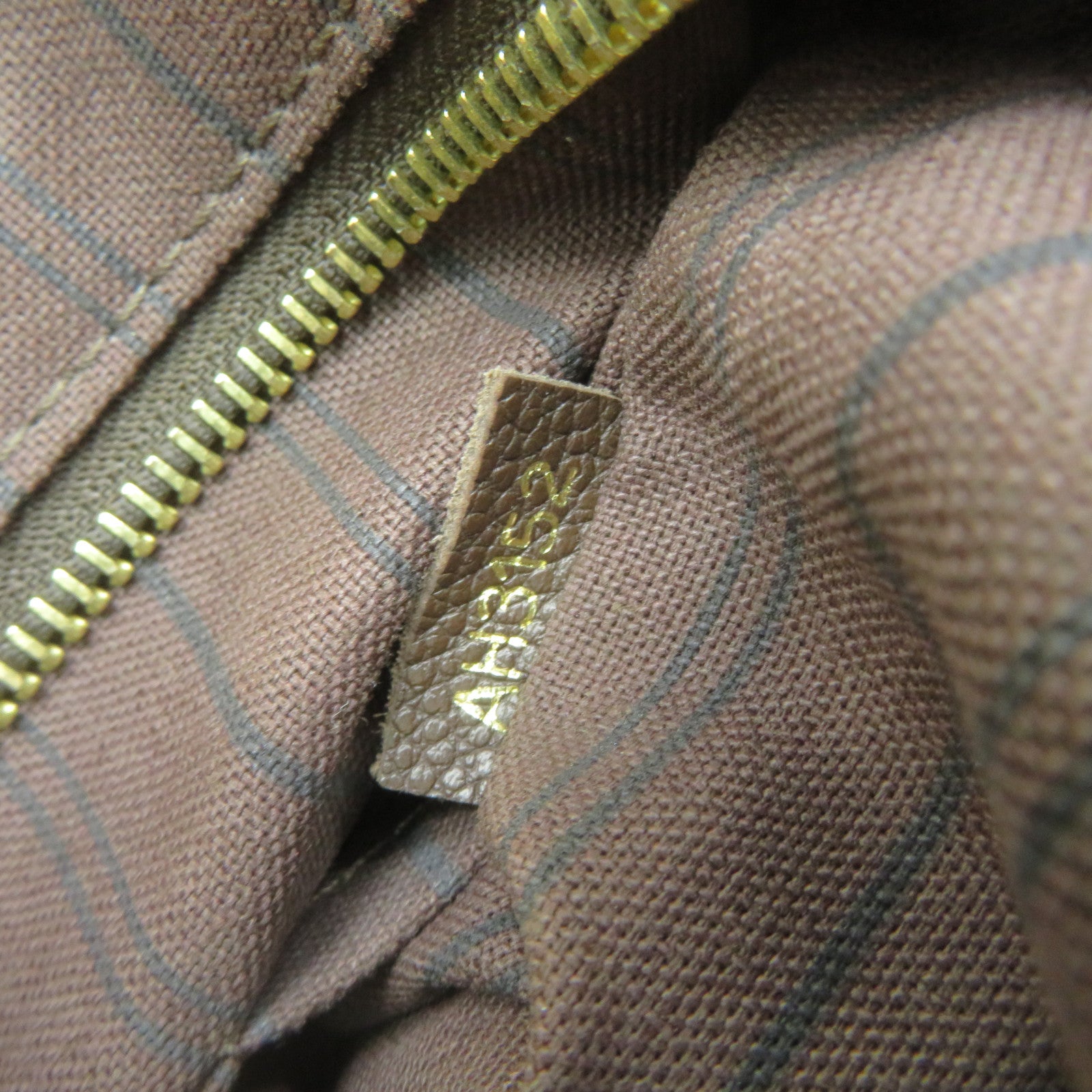 LOUIS VUITTON 【激減優惠】Monogram Empreinte Citadina PM Shoulder Bag金扣肩背袋啡色