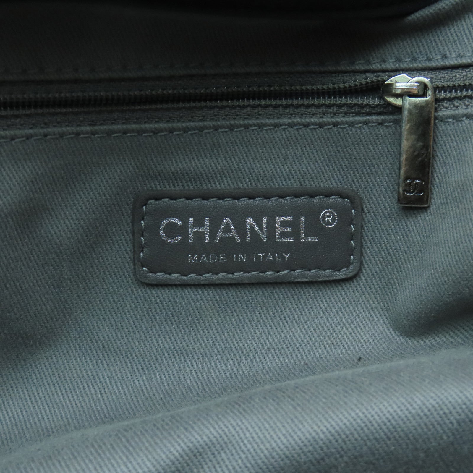 CHANEL 牛皮皮革Chain Shoulder銀扣鏈帶肩背袋黑色
