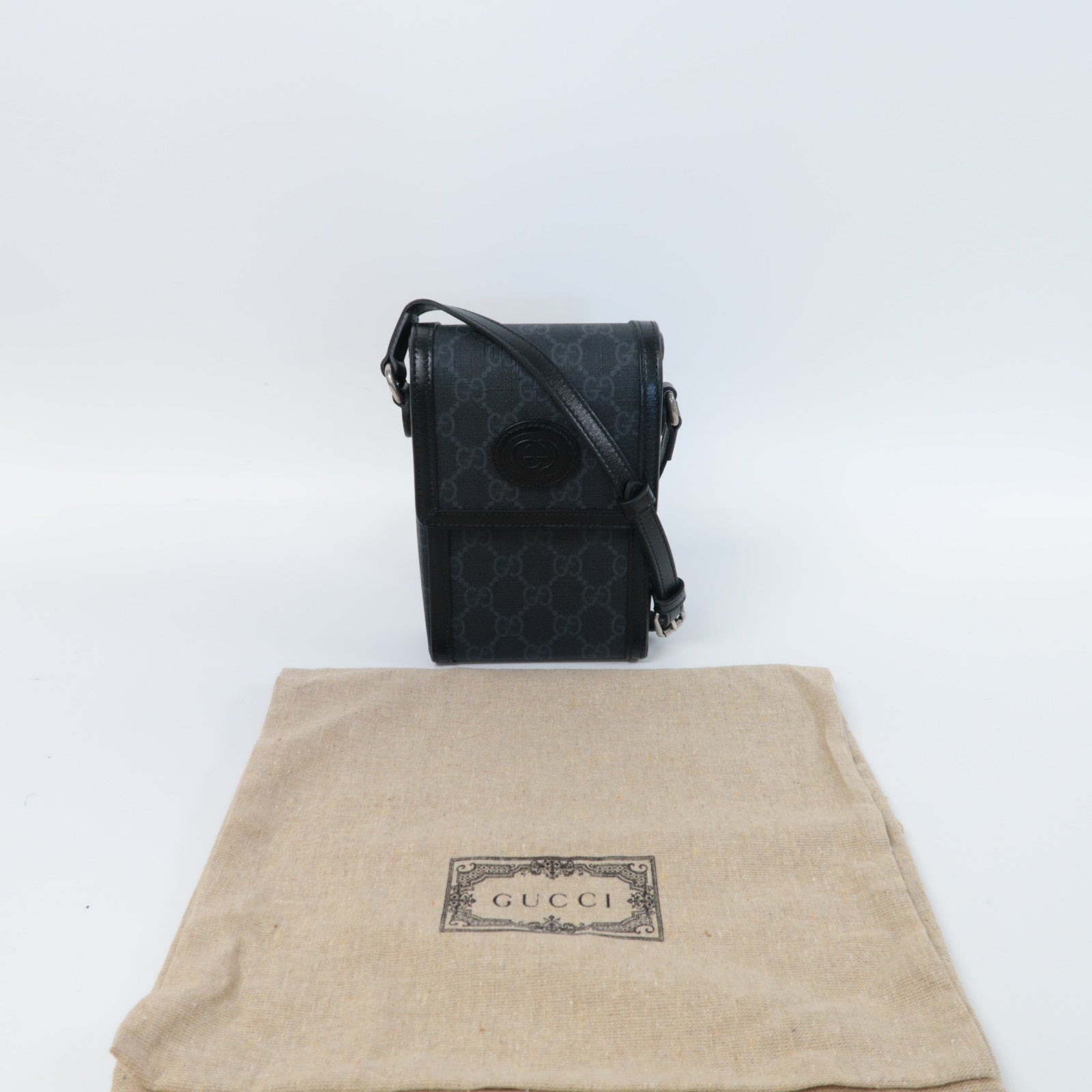 GUCCI 塗層帆布GG SUPREME銀扣肩背袋黑色
