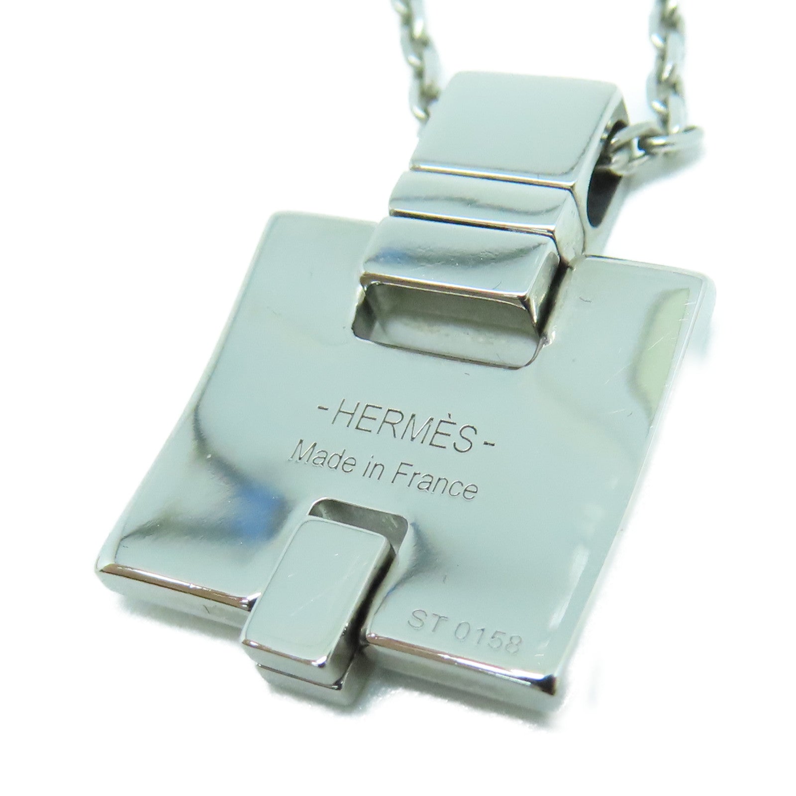 HERMES Metal Eileen Pendant Necklace Silver Buckle Neck White