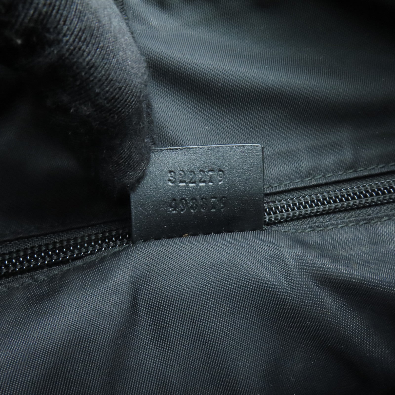 GUCCI 塗層帆布Shoulder Bag銀扣肩背袋黑色