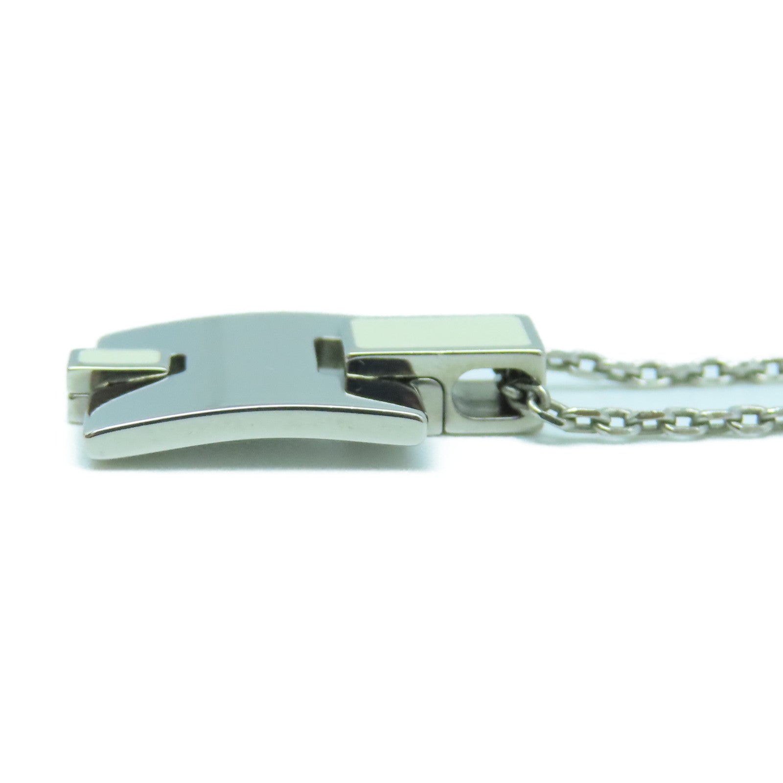 HERMES Metal Eileen Pendant Necklace Silver Buckle Neck White