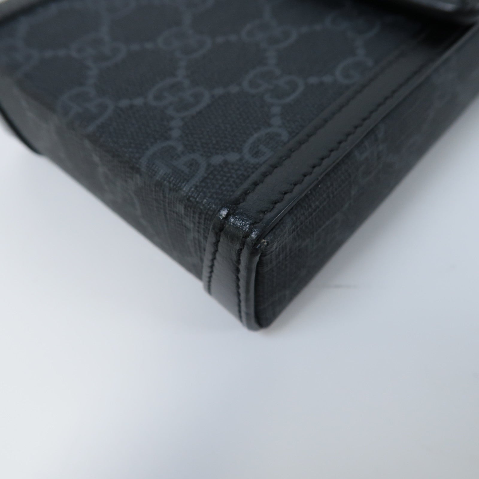 GUCCI 塗層帆布GG SUPREME銀扣肩背袋黑色