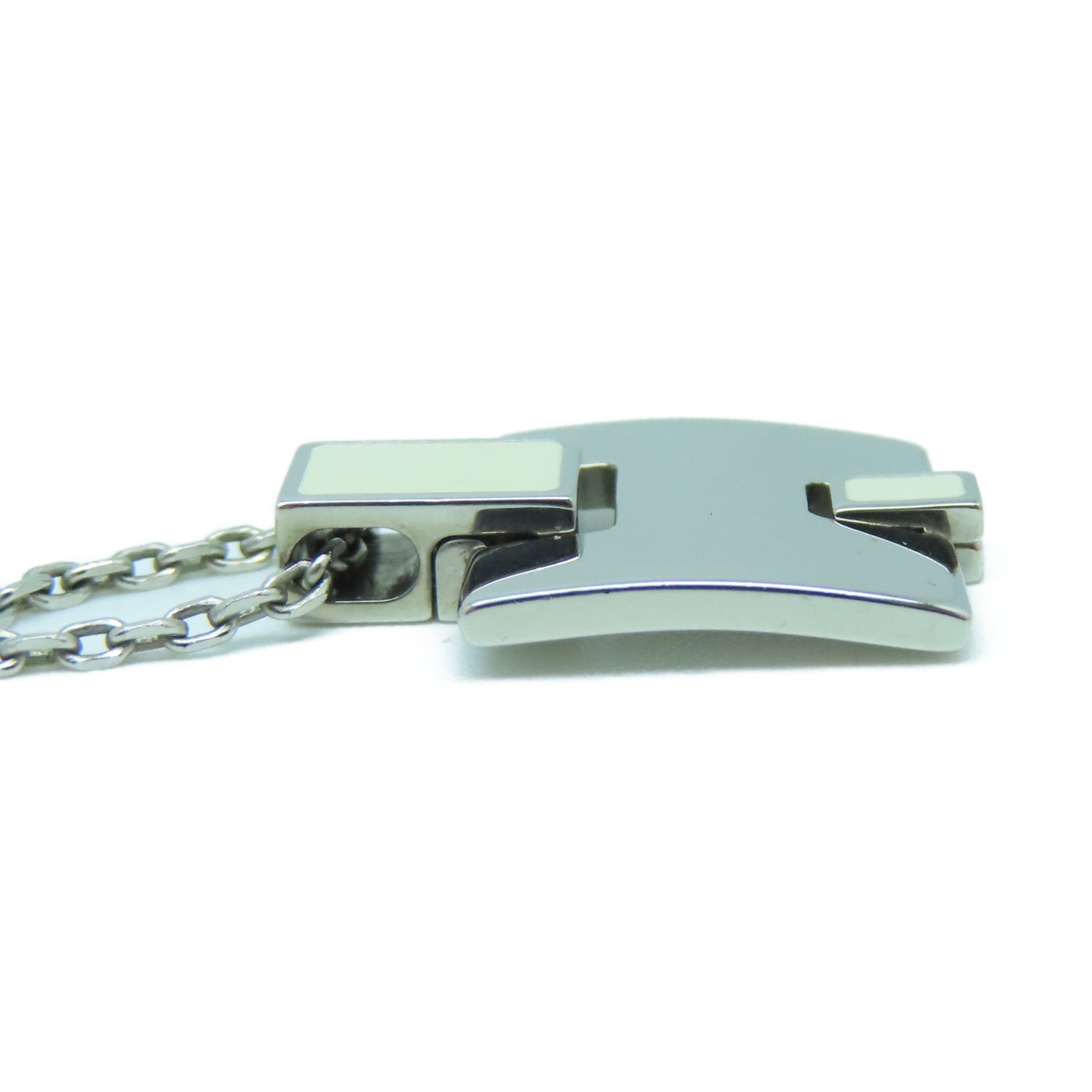 HERMES Metal Eileen Pendant Necklace Silver Buckle Neck White