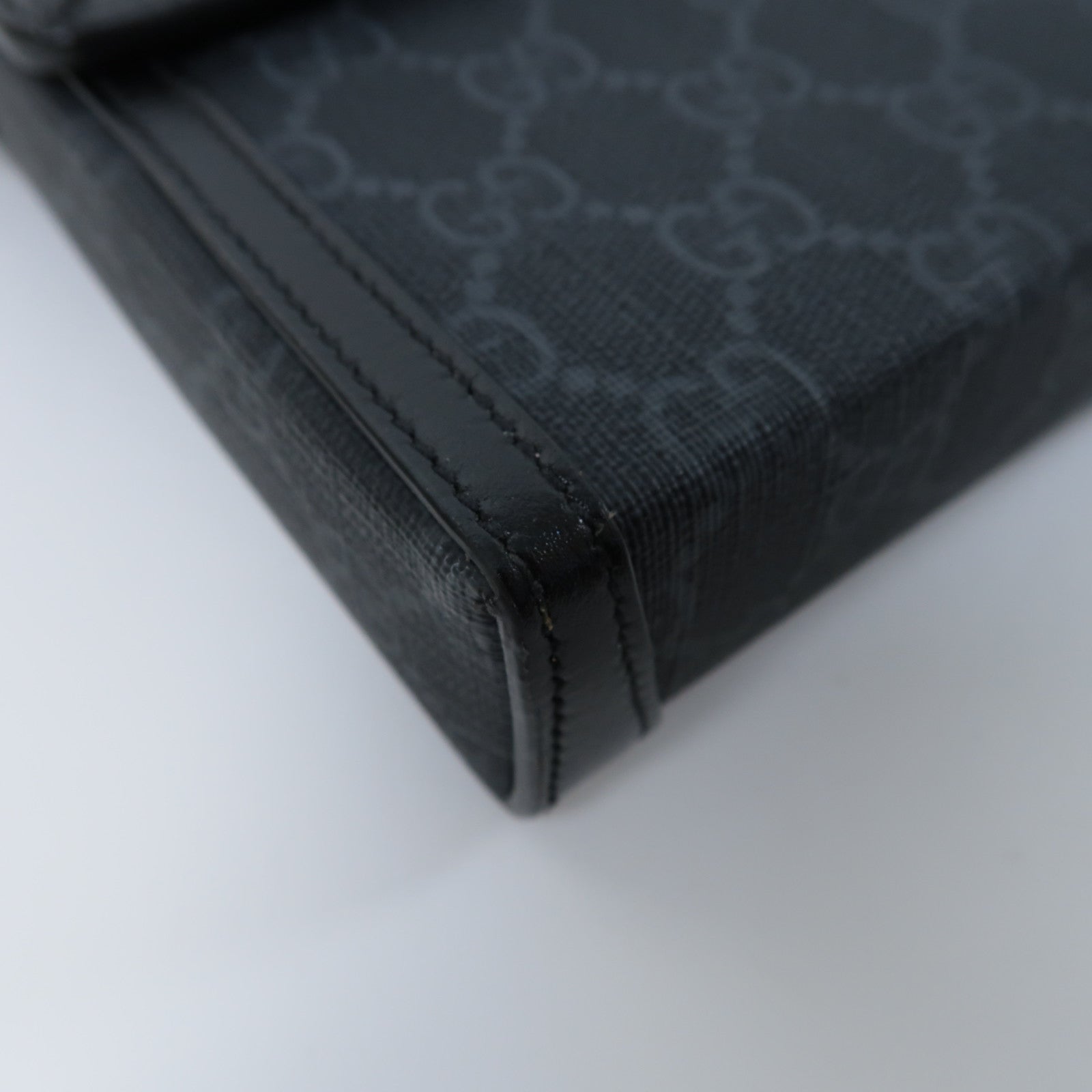 GUCCI 塗層帆布GG SUPREME銀扣肩背袋黑色