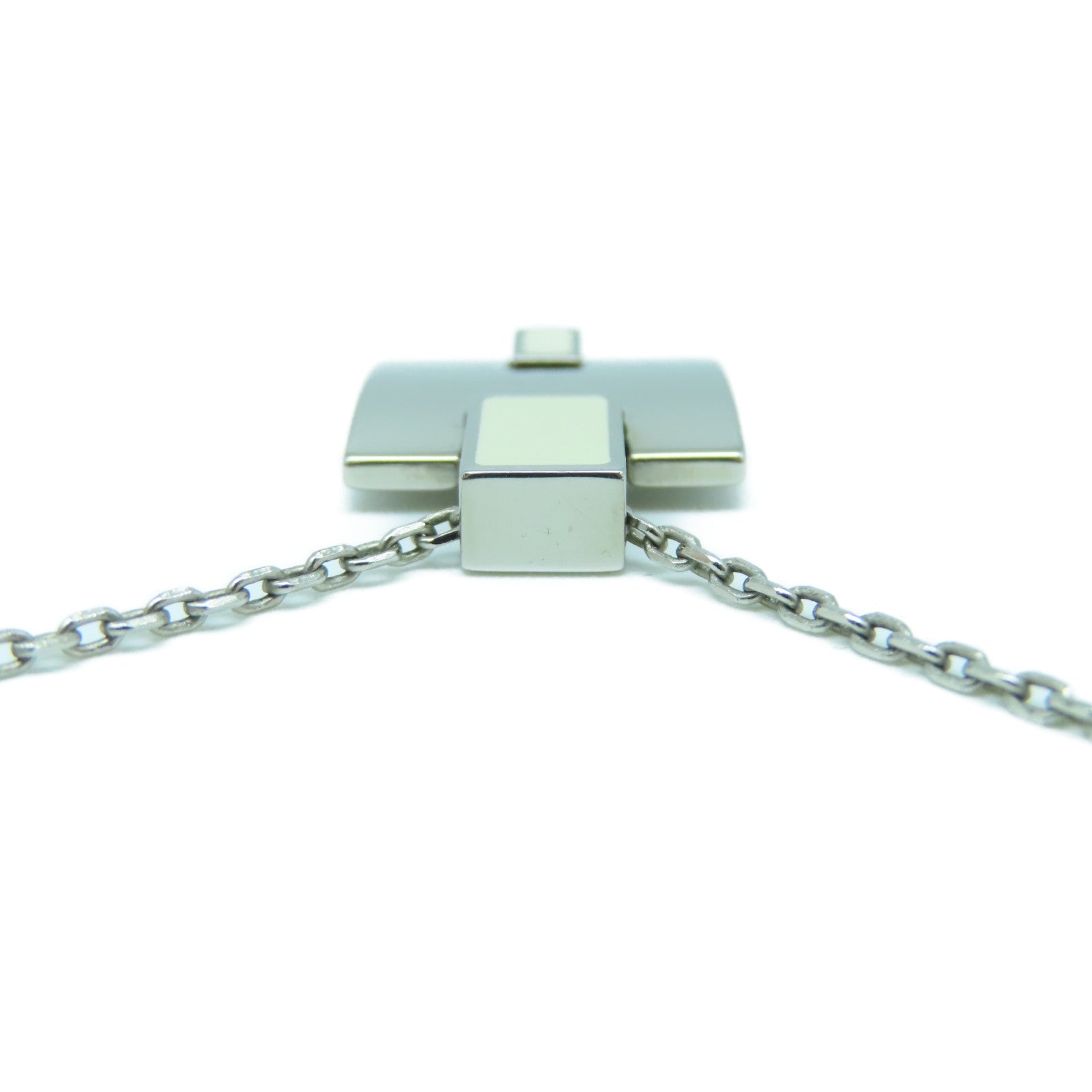 HERMES Metal Eileen Pendant Necklace Silver Buckle Neck White