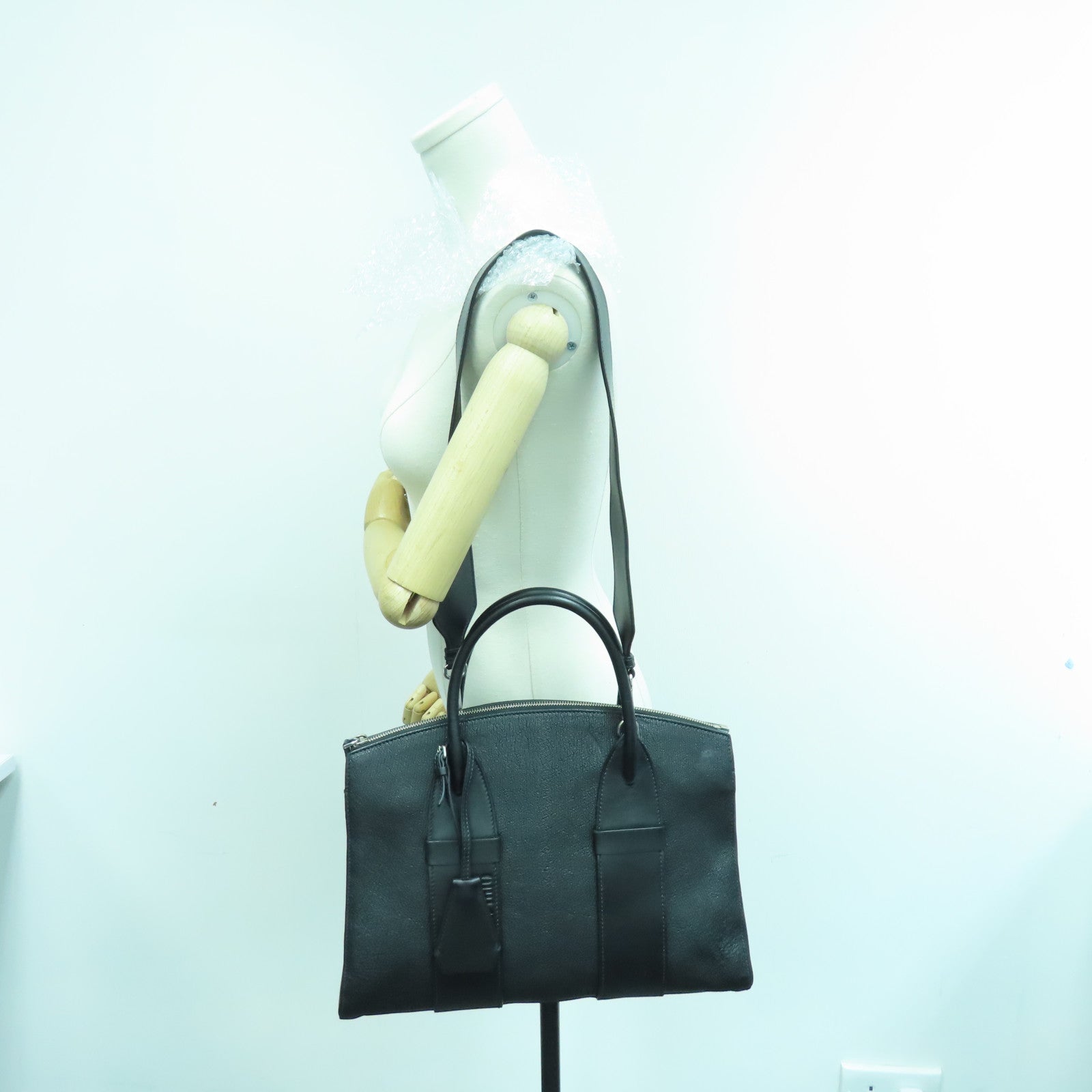 Miu Miu 牛皮皮革2way Shoulder Bag银扣手挽肩背两用袋黑色