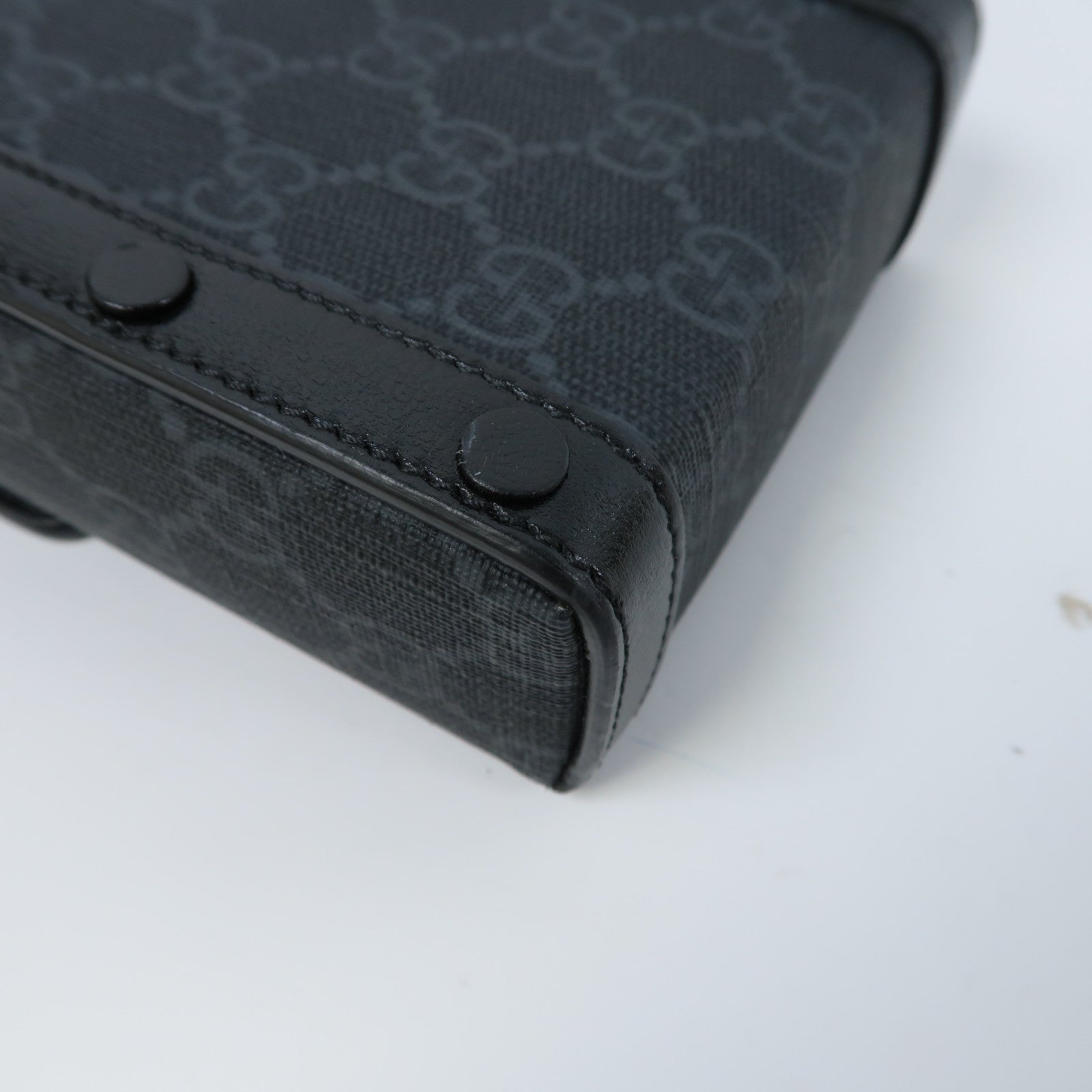 GUCCI 塗層帆布GG SUPREME銀扣肩背袋黑色