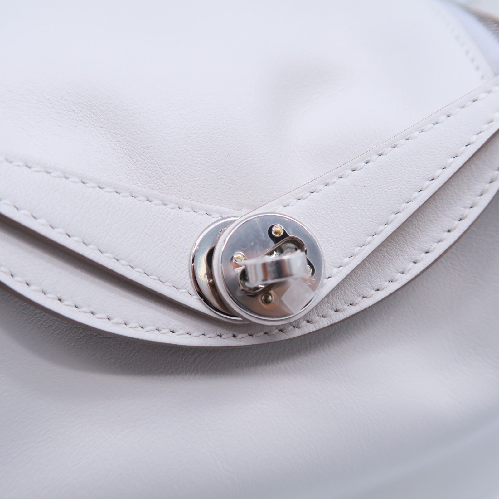 HERMES Swift皮革Mini Lindy銀扣手挽肩背兩用袋Gris Pale奶灰色