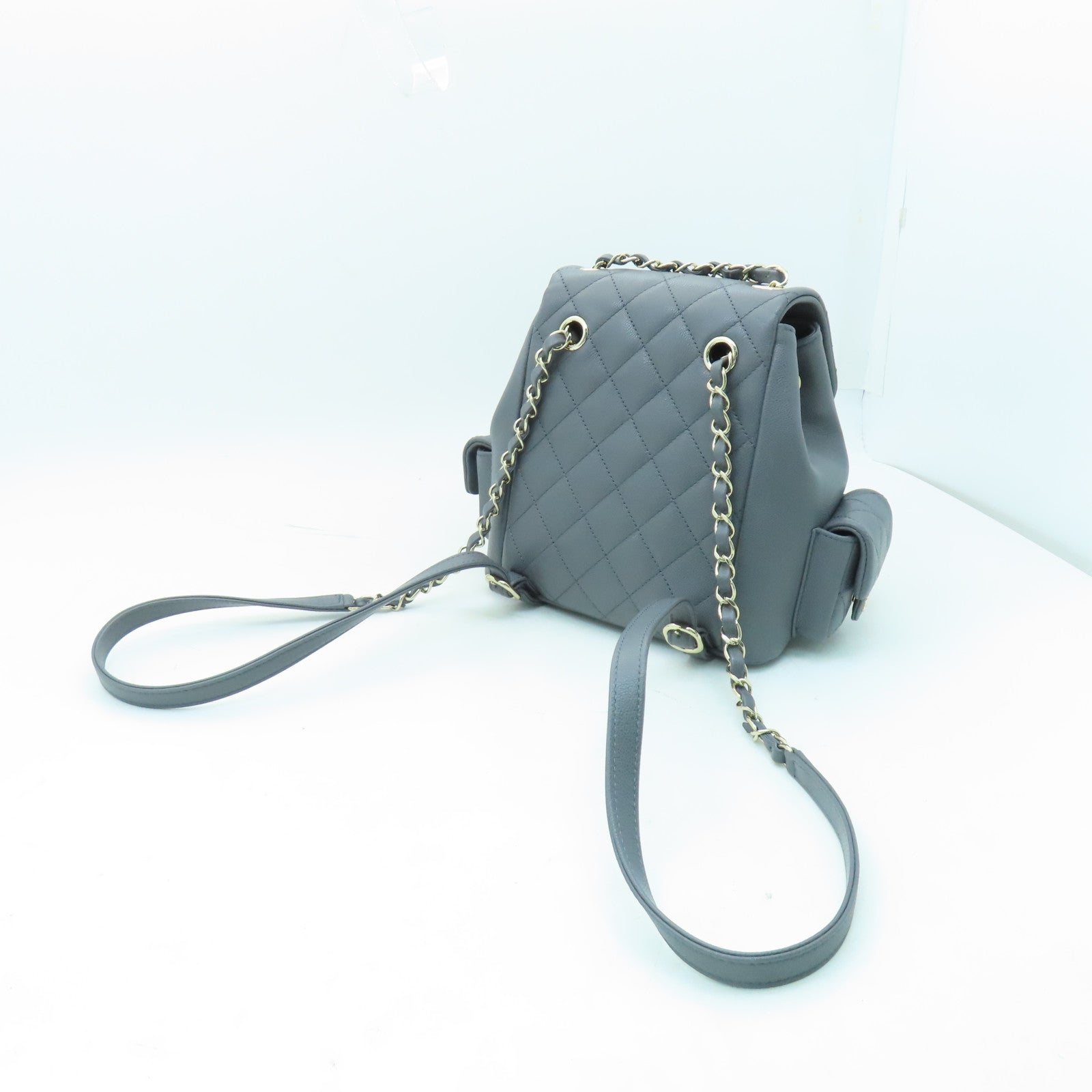 CHANEL 菱格牛皮皮革Backpack金扣背包灰色