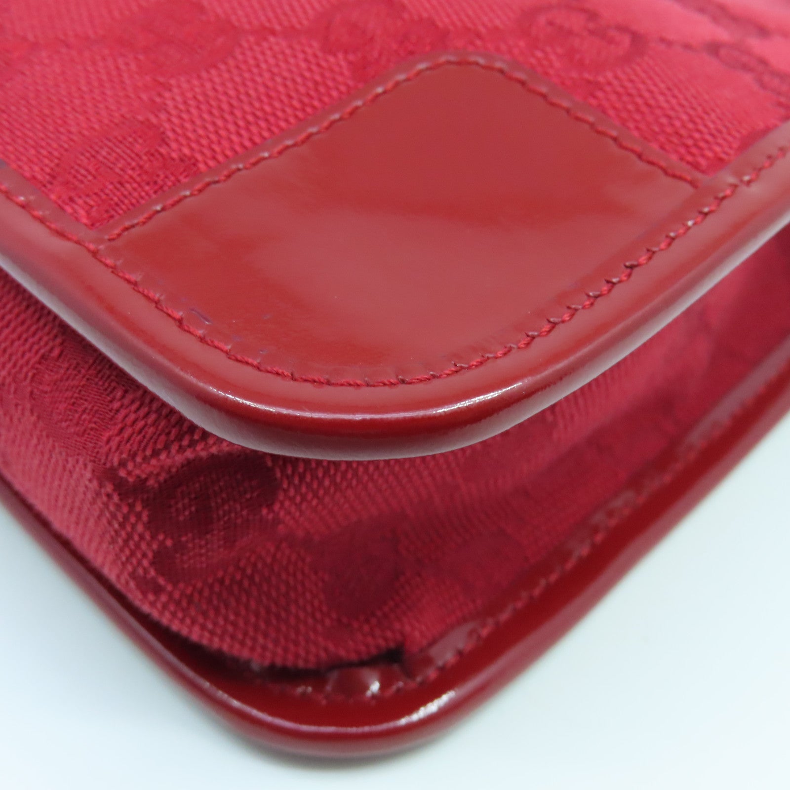 GUCCI Canvas / Patent Leather Shoulder Bag Gold Buckle Shoulder Bag Red