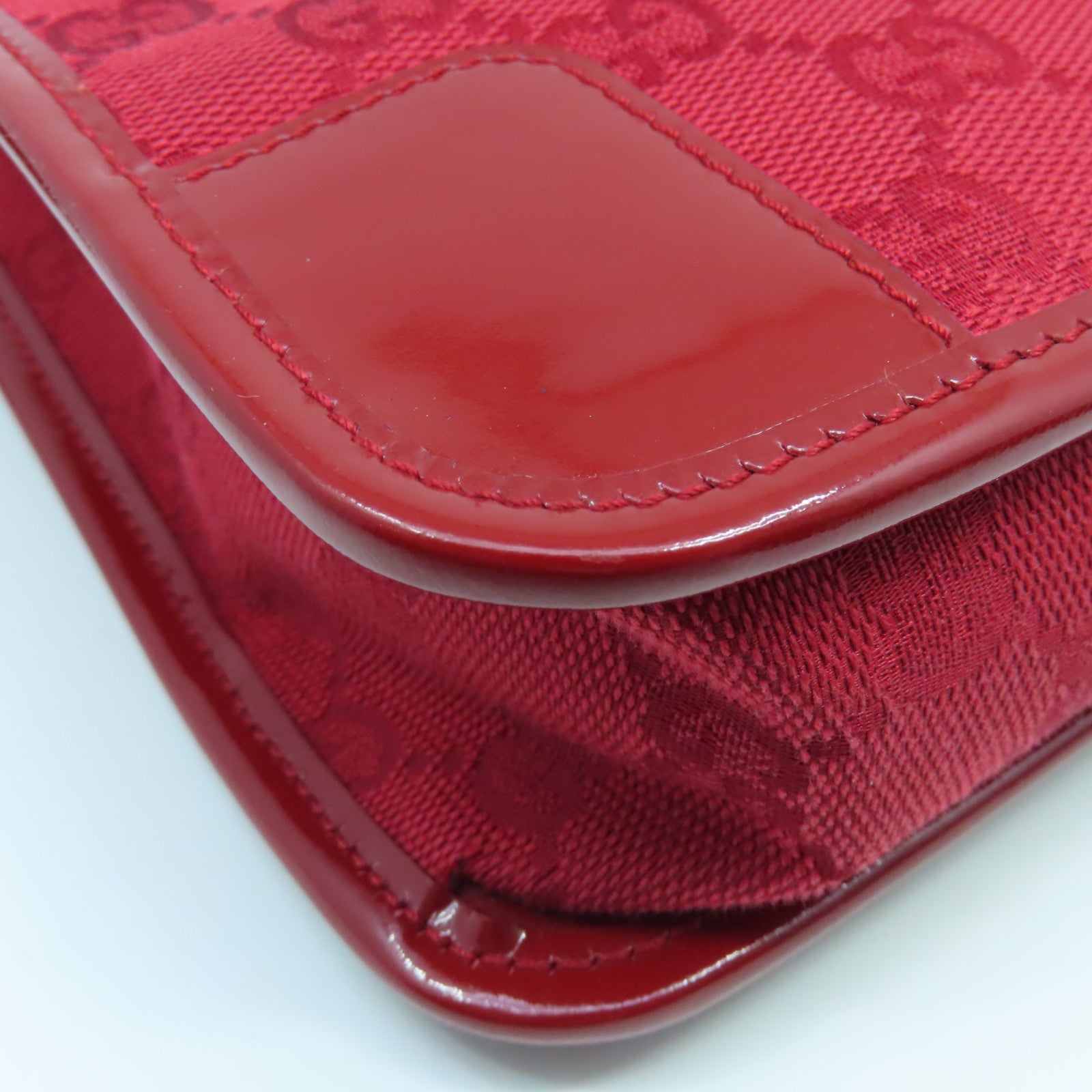 GUCCI Canvas / Patent Leather Shoulder Bag Gold Buckle Shoulder Bag Red
