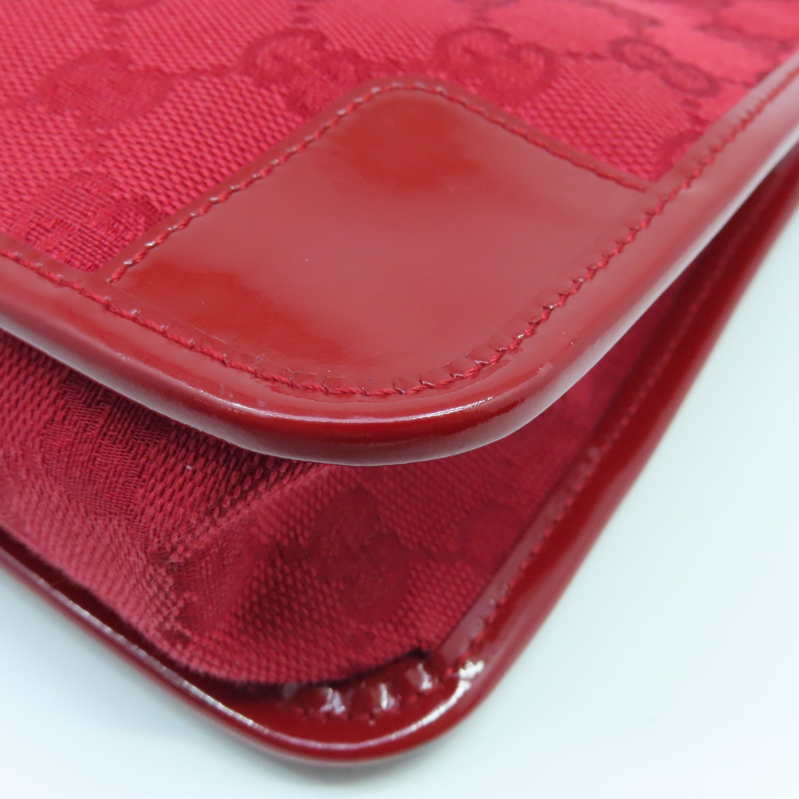 GUCCI Canvas / Patent Leather Shoulder Bag Gold Buckle Shoulder Bag Red