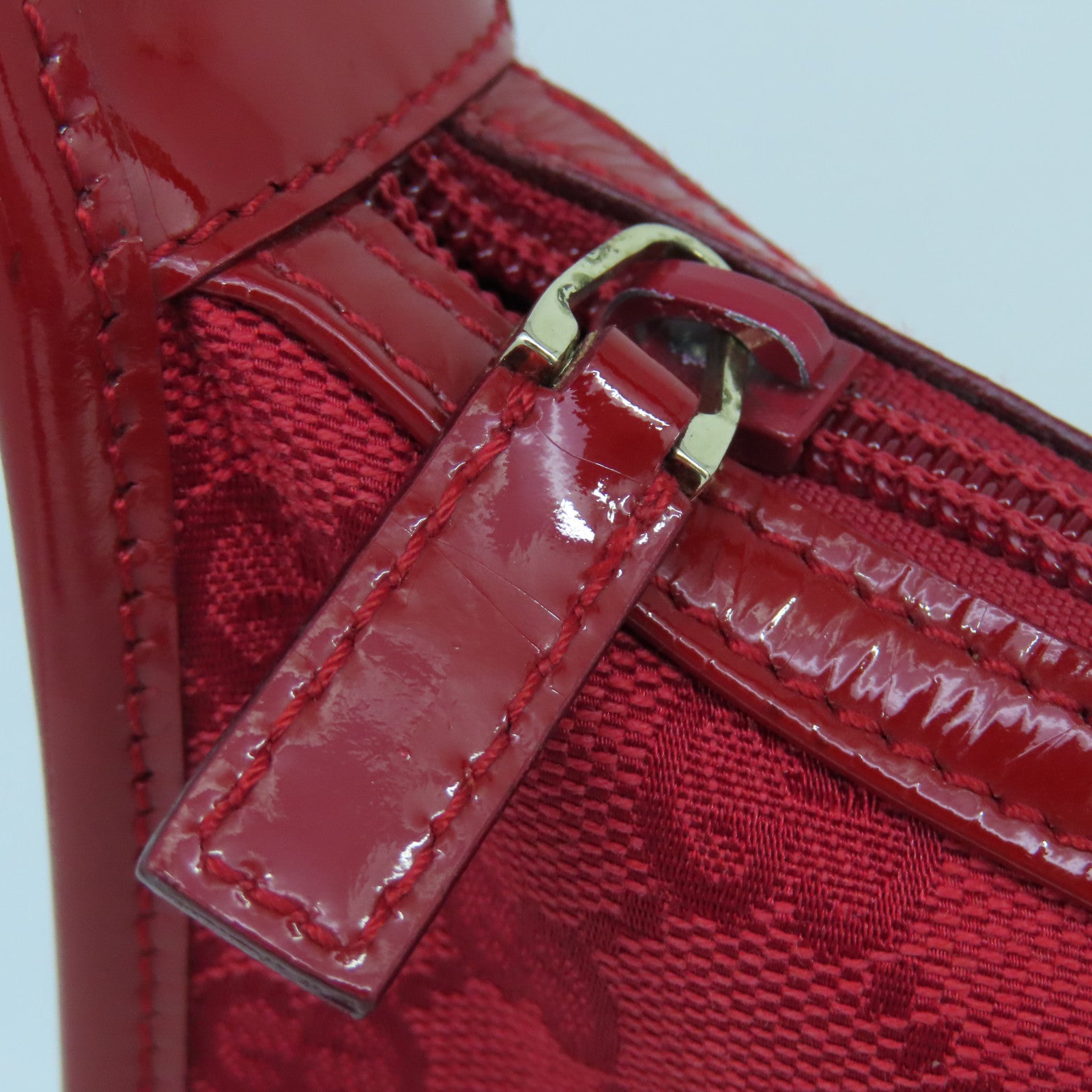 GUCCI Canvas / Patent Leather Shoulder Bag Gold Buckle Shoulder Bag Red