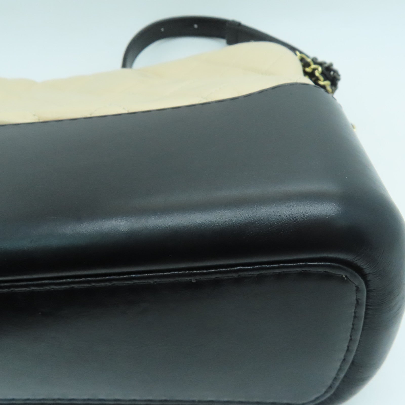 CHANEL 【激減優惠】牛皮皮革Cabrielle Shoulder Bag銀扣肩背袋米色黑色