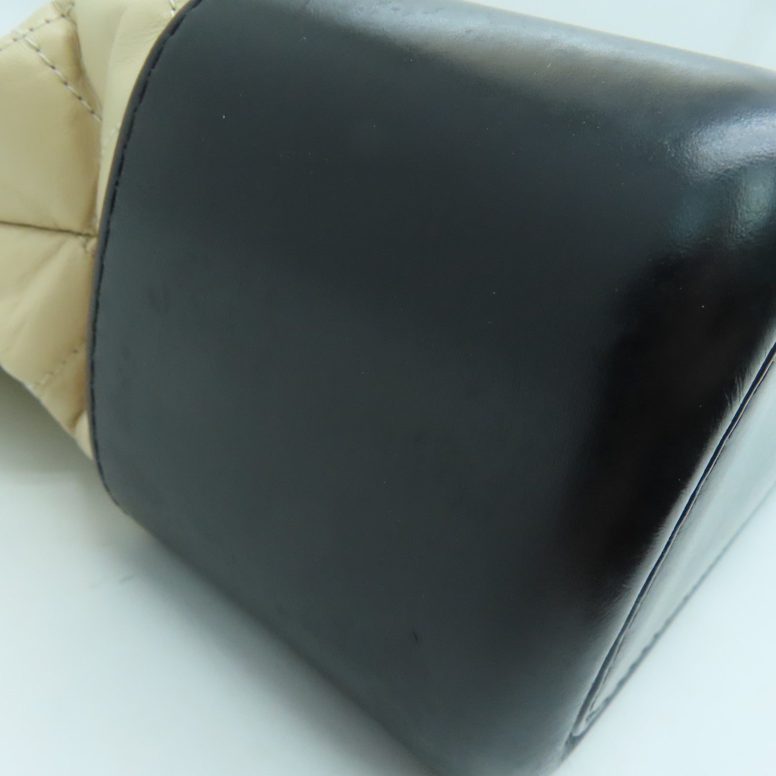 CHANEL 【激減優惠】牛皮皮革Cabrielle Shoulder Bag銀扣肩背袋米色黑色