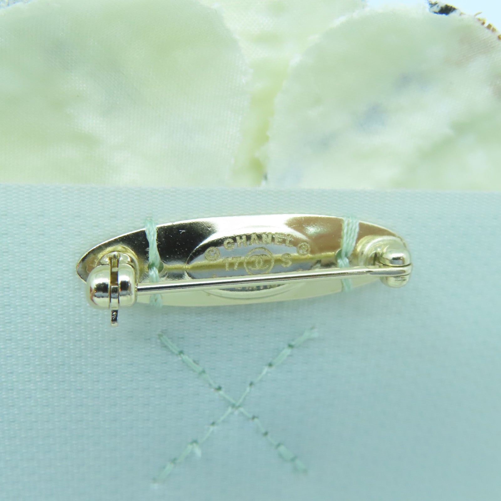 CHANEL Brooch brooch white fabric