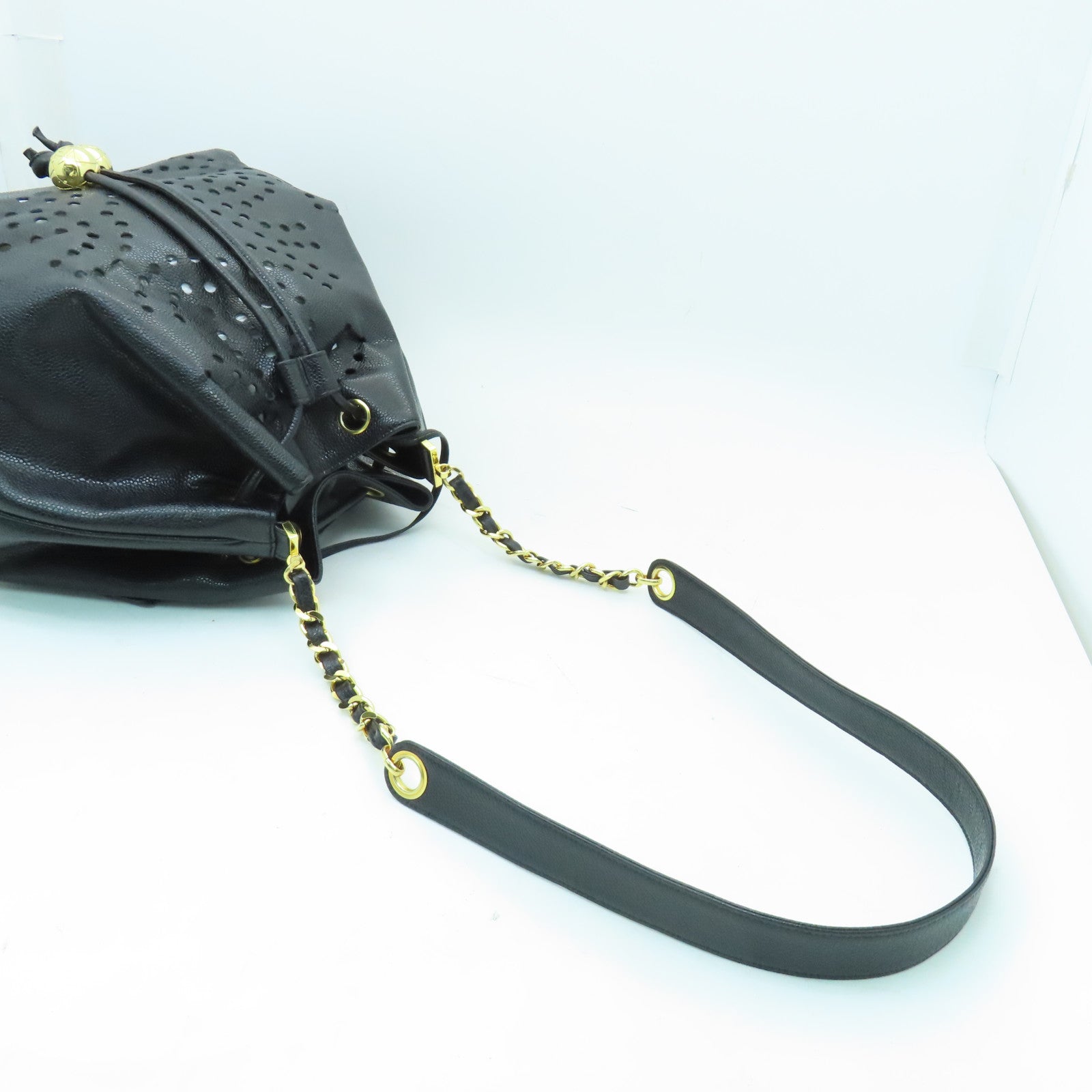 CHANEL Caviar皮革Vintage Bag金扣鏈帶肩背袋黑色