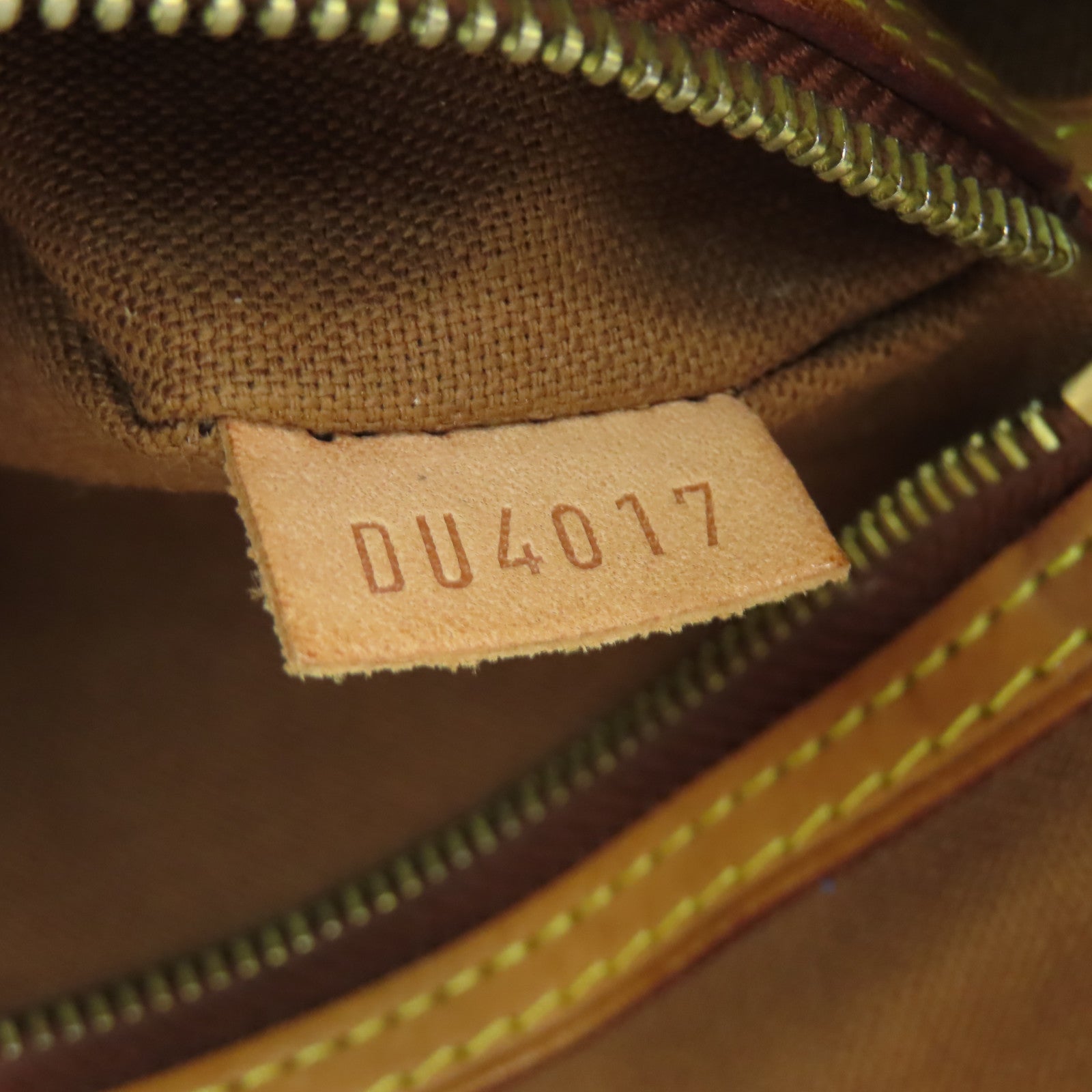 LOUIS VUITTON Monogram Batignolles Horizontal金扣肩背袋啡色