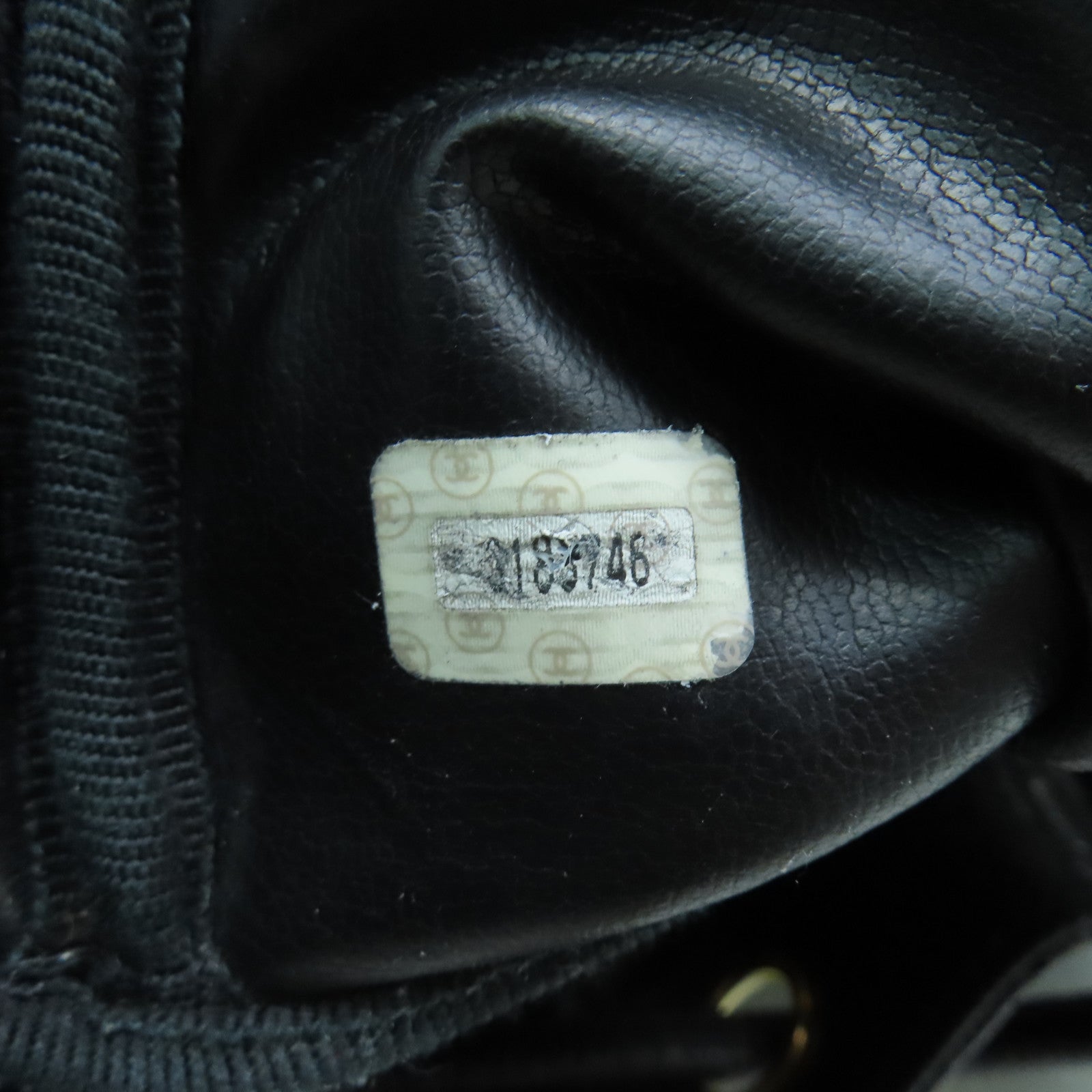 CHANEL Caviar皮革Vintage Bag金扣鏈帶肩背袋黑色