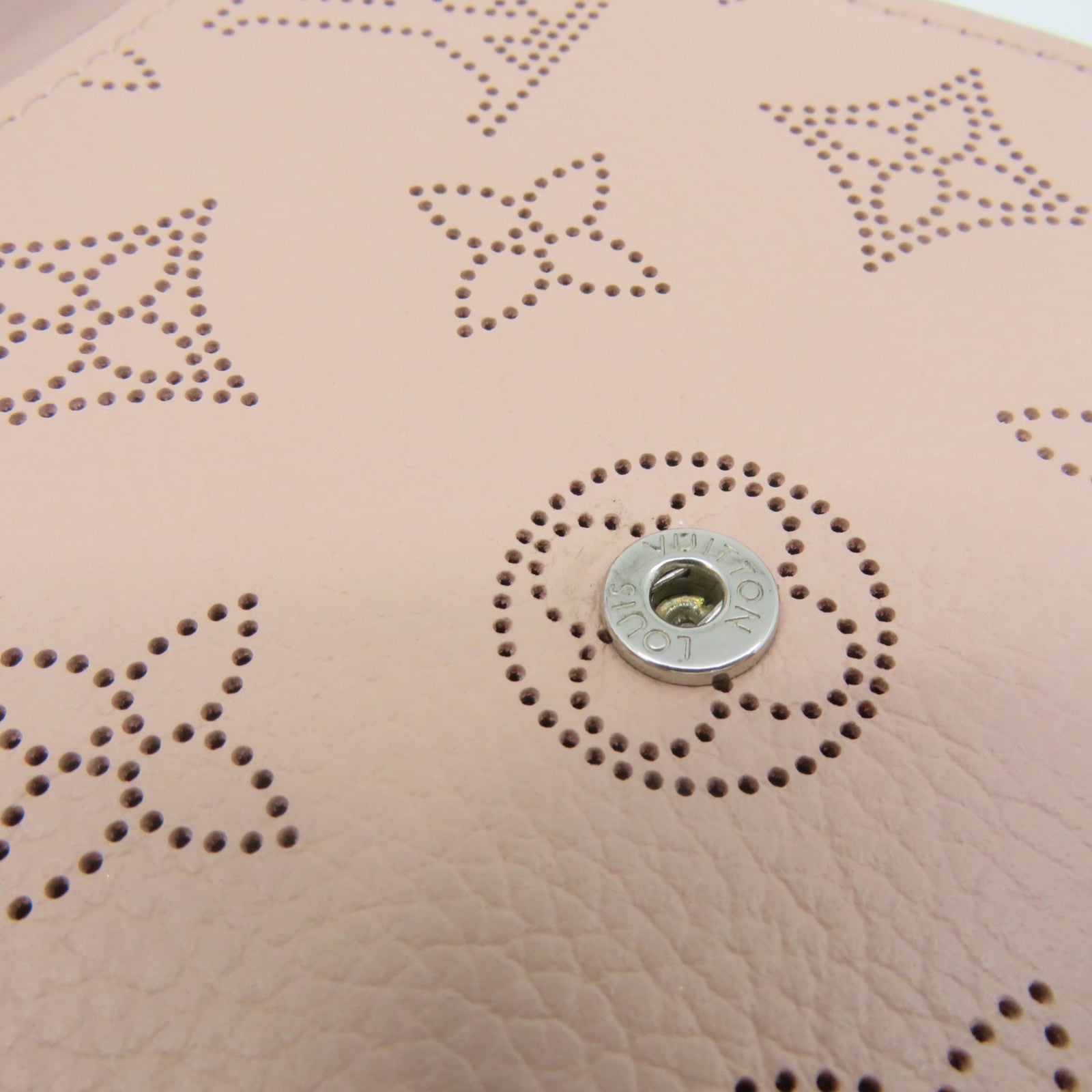 LOUIS VUITTON Mono-Mahina Short Wallet短钱包粉红色