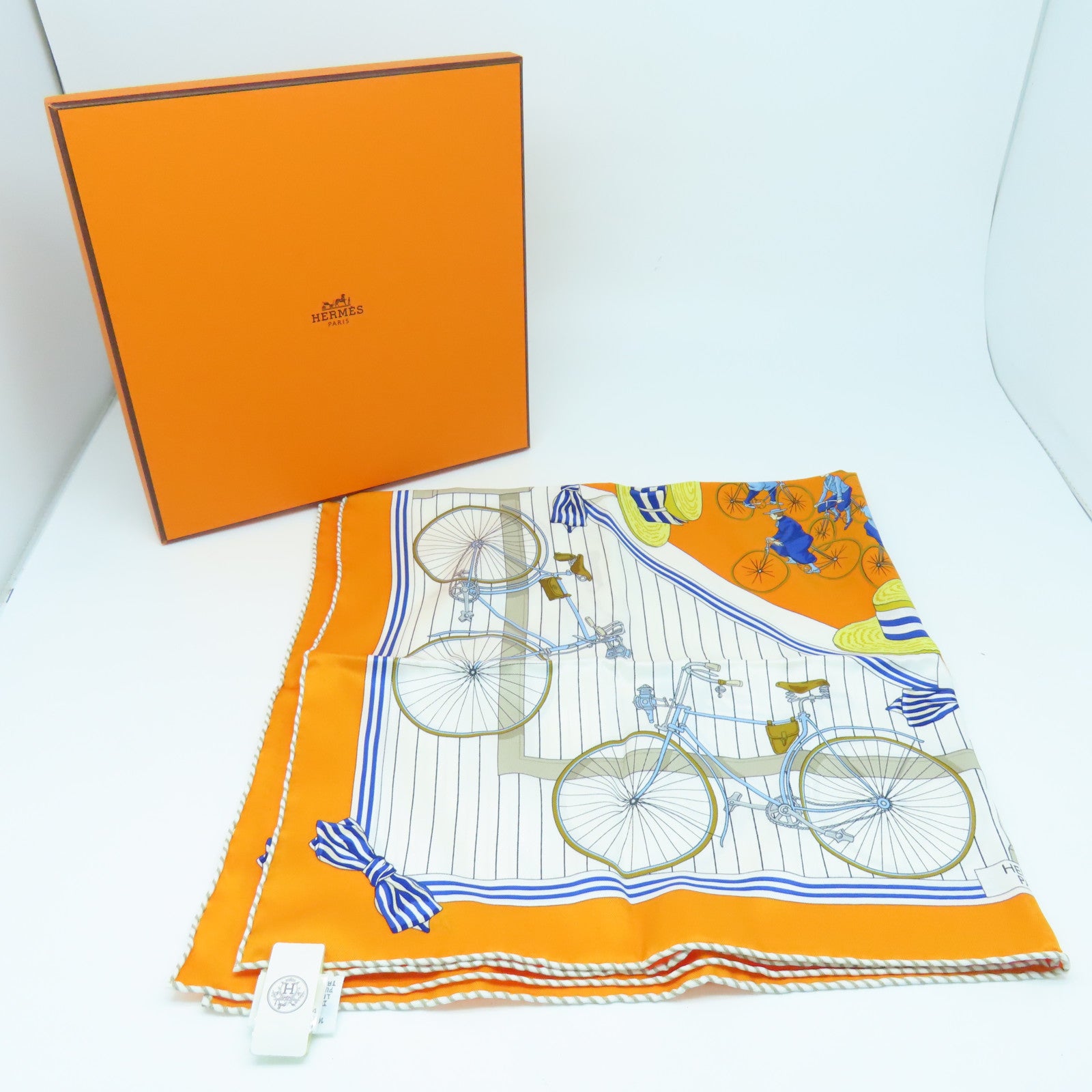 HERMES Silk Scarf90x90 Scarf White Orange