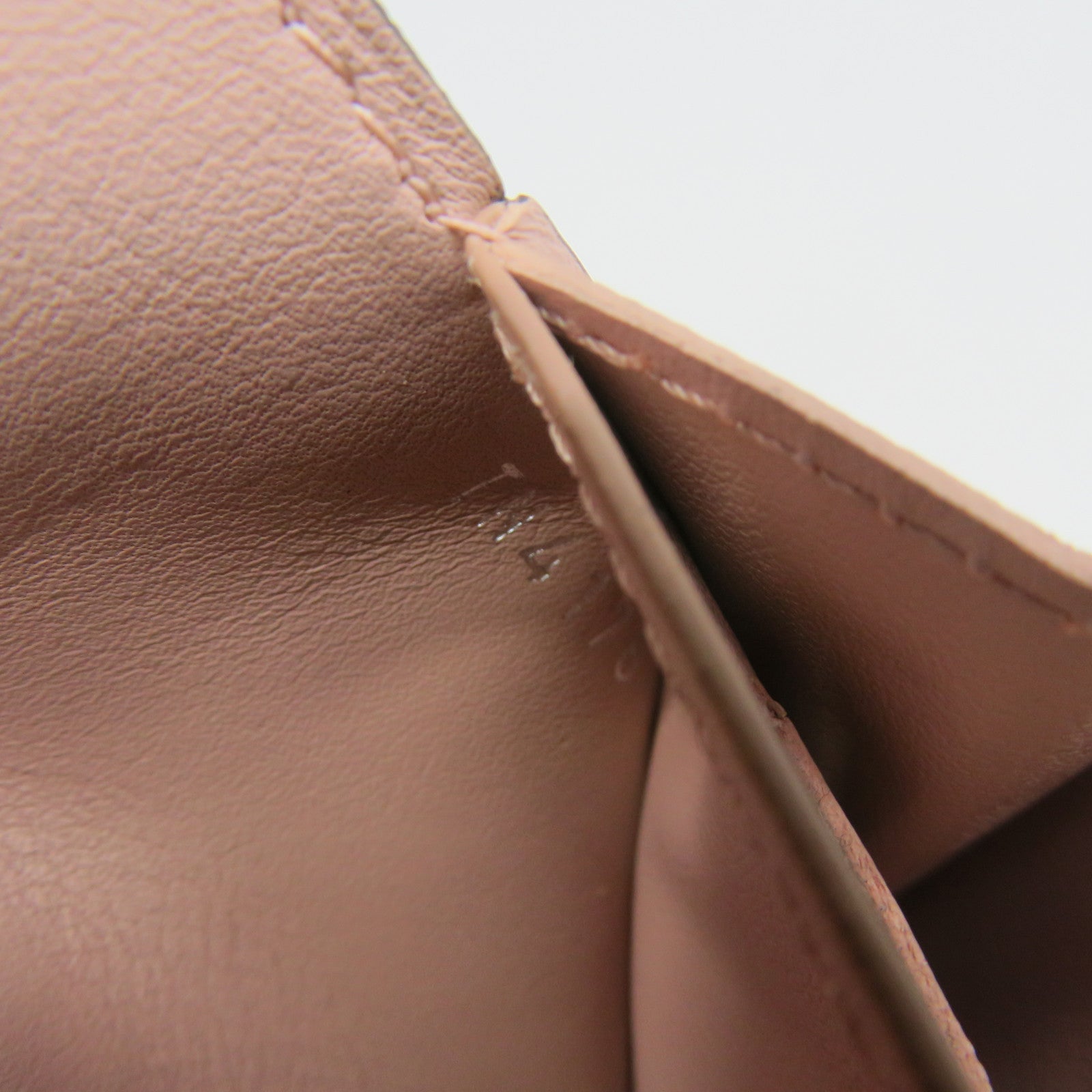 LOUIS VUITTON Mono-Mahina Short Wallet短钱包粉红色