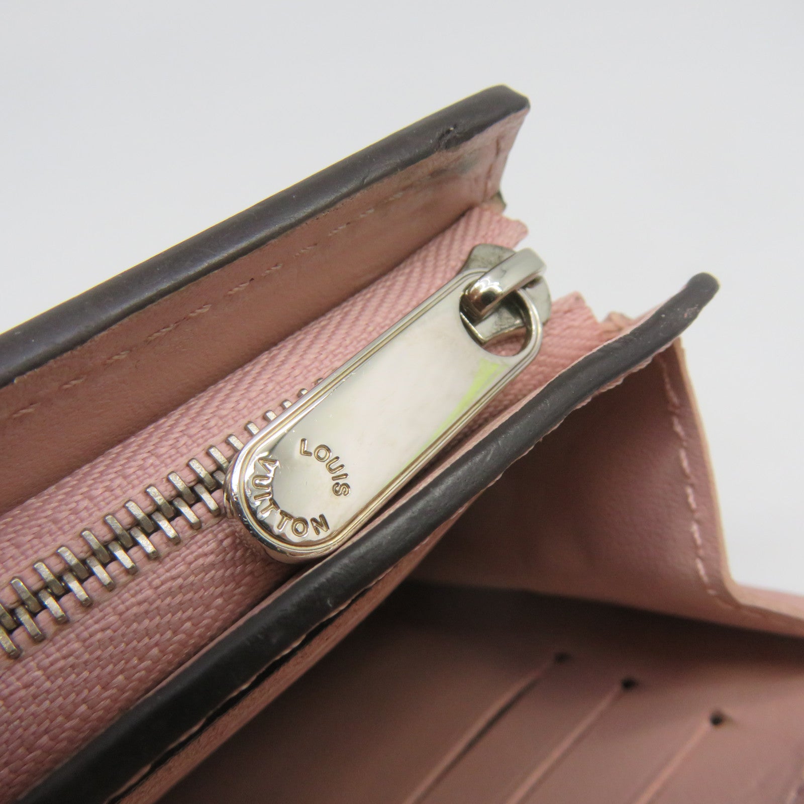 LOUIS VUITTON Mono-Mahina Short Wallet短钱包粉红色
