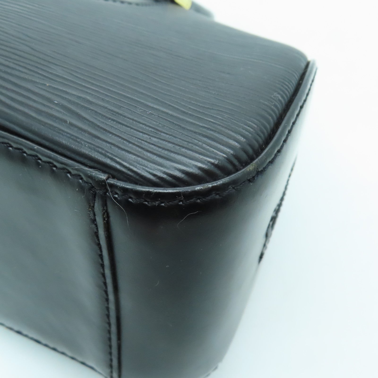 LOUIS VUITTON Epi Jasmin金扣手挽袋黑色
