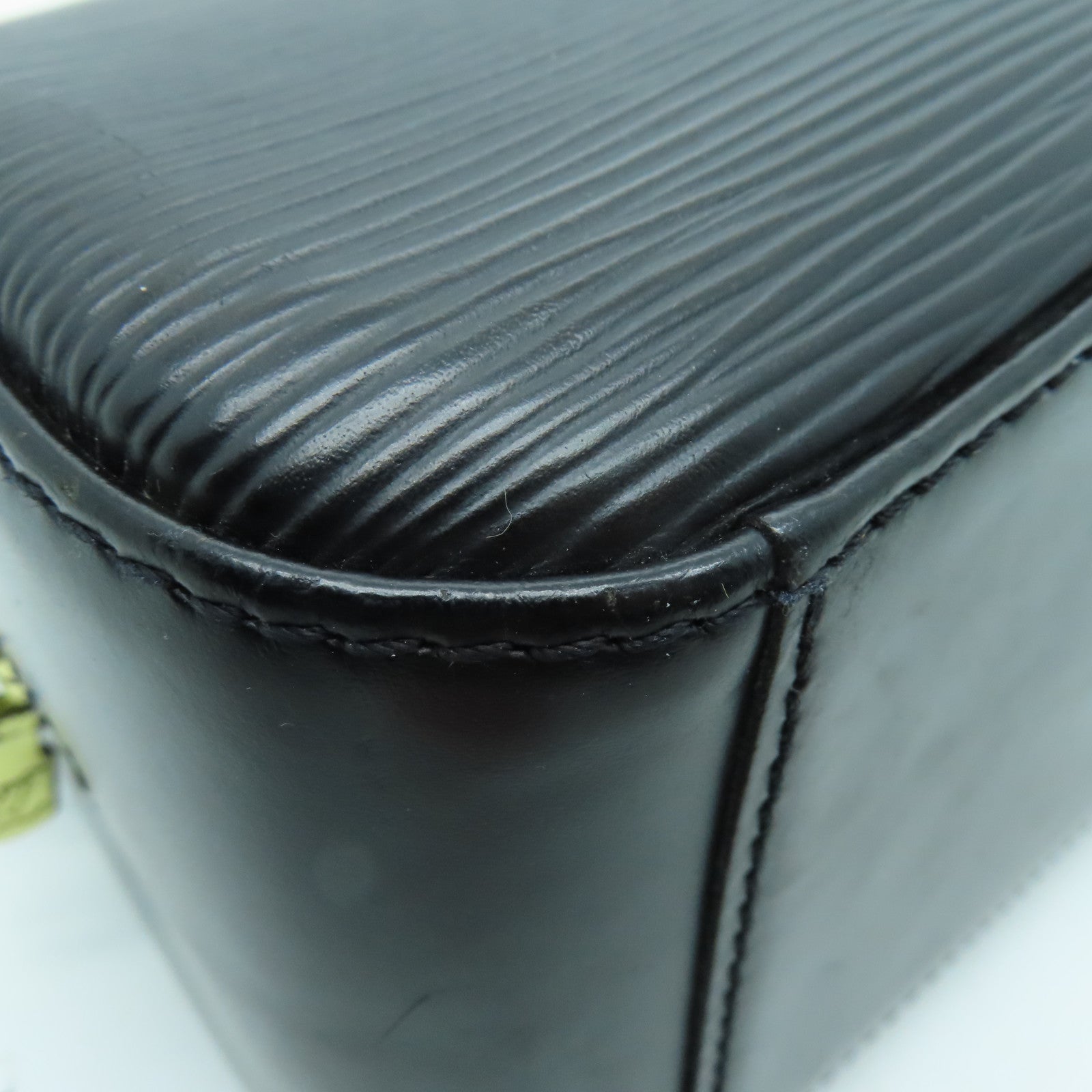 LOUIS VUITTON Epi Jasmin金扣手挽袋黑色