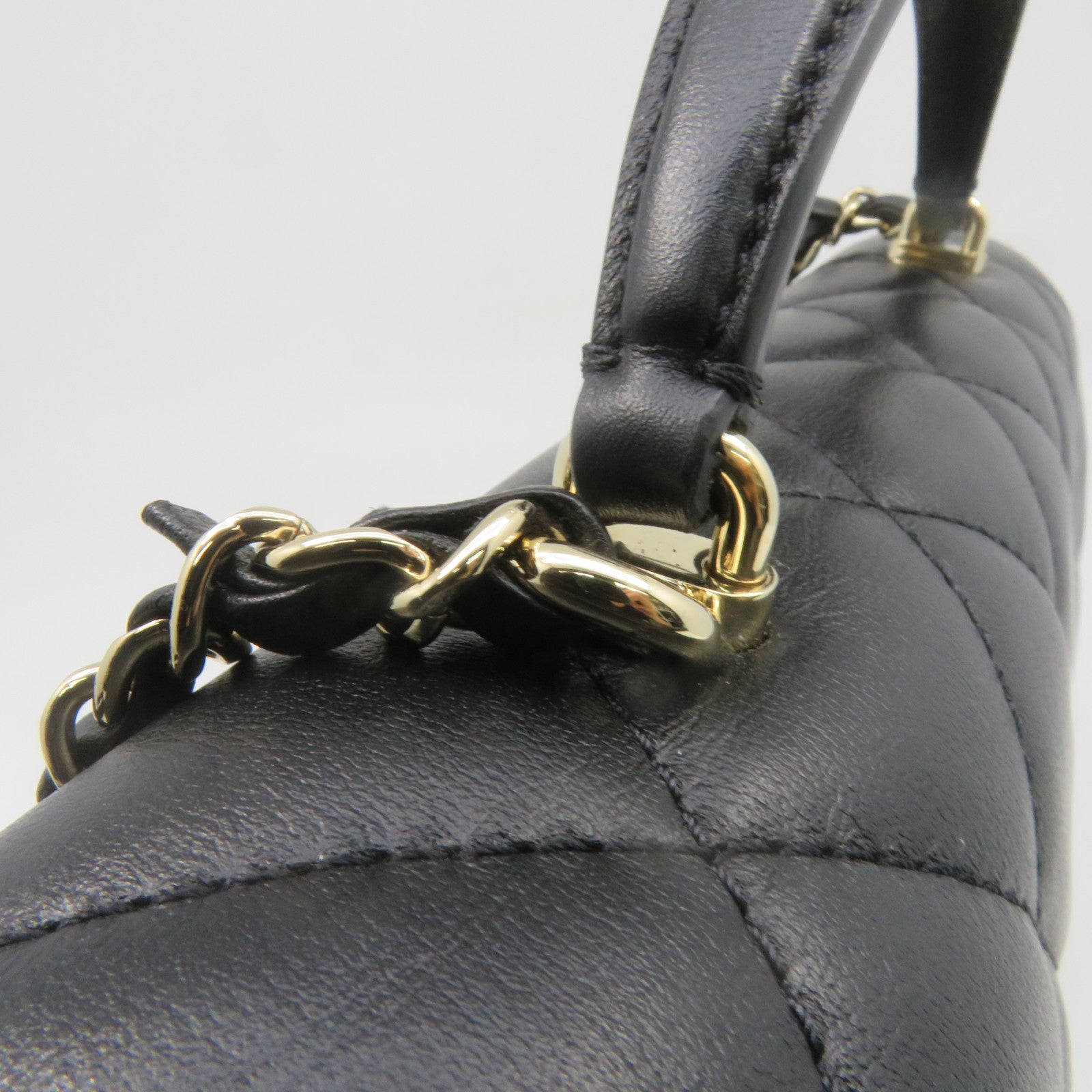 CHANEL 菱格羊皮皮革Chain Shoulder金扣鏈帶肩背袋肩背袋黑色