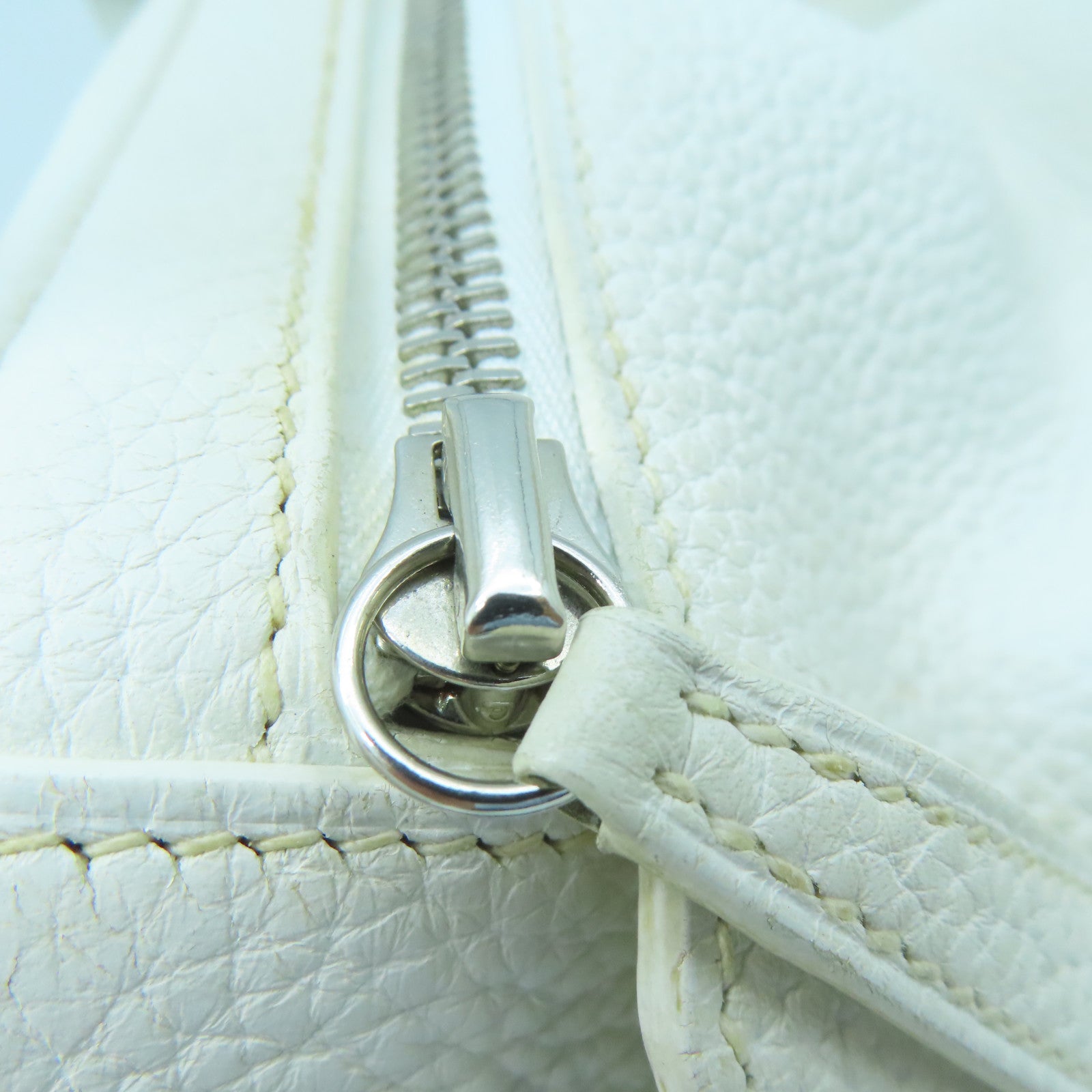 HERMES Clemence Leather Lindy 30 Silver Buckle Handle Shoulder Bag White