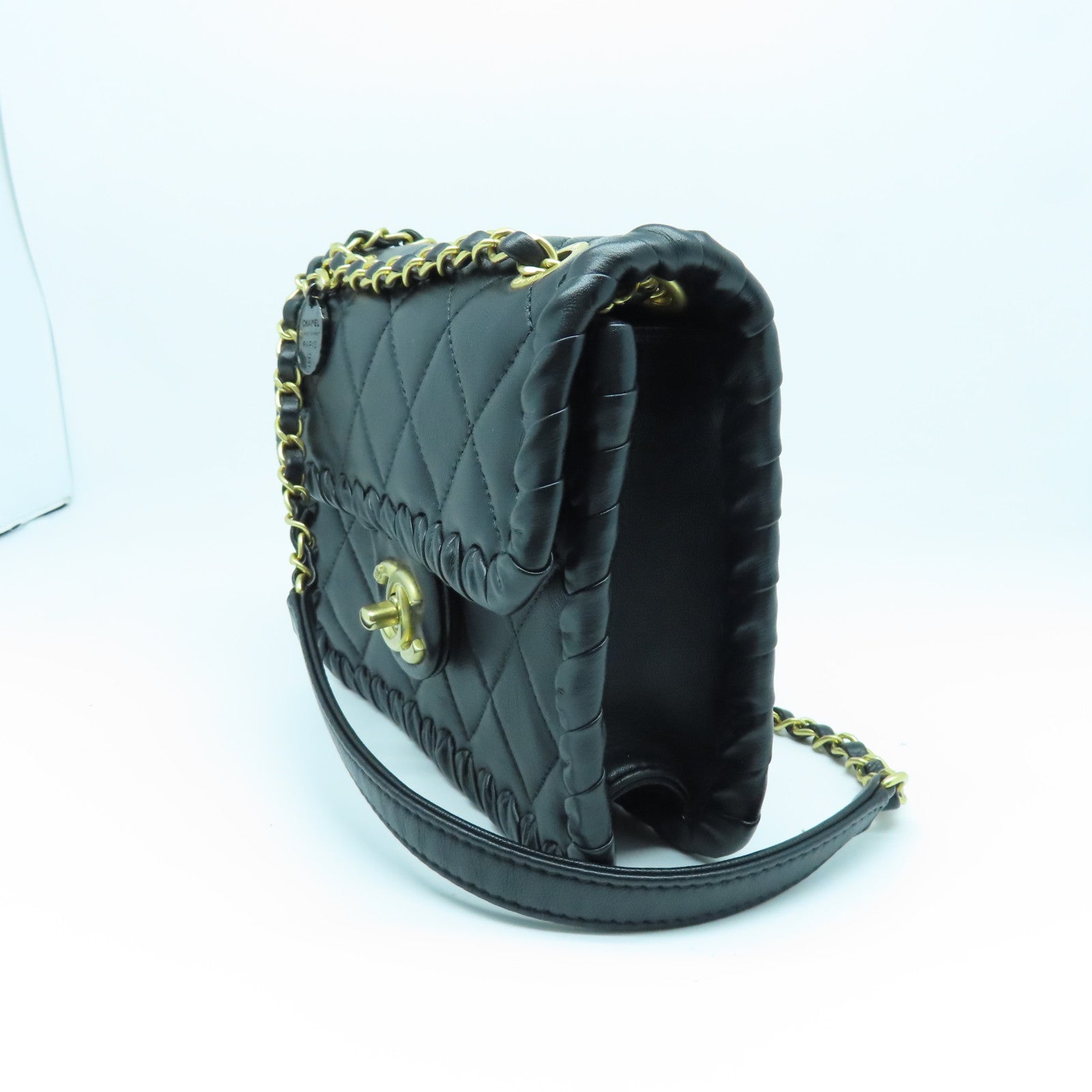 CHANEL 菱格羊皮皮革Mini Flap Bag金扣链带肩背袋黑色