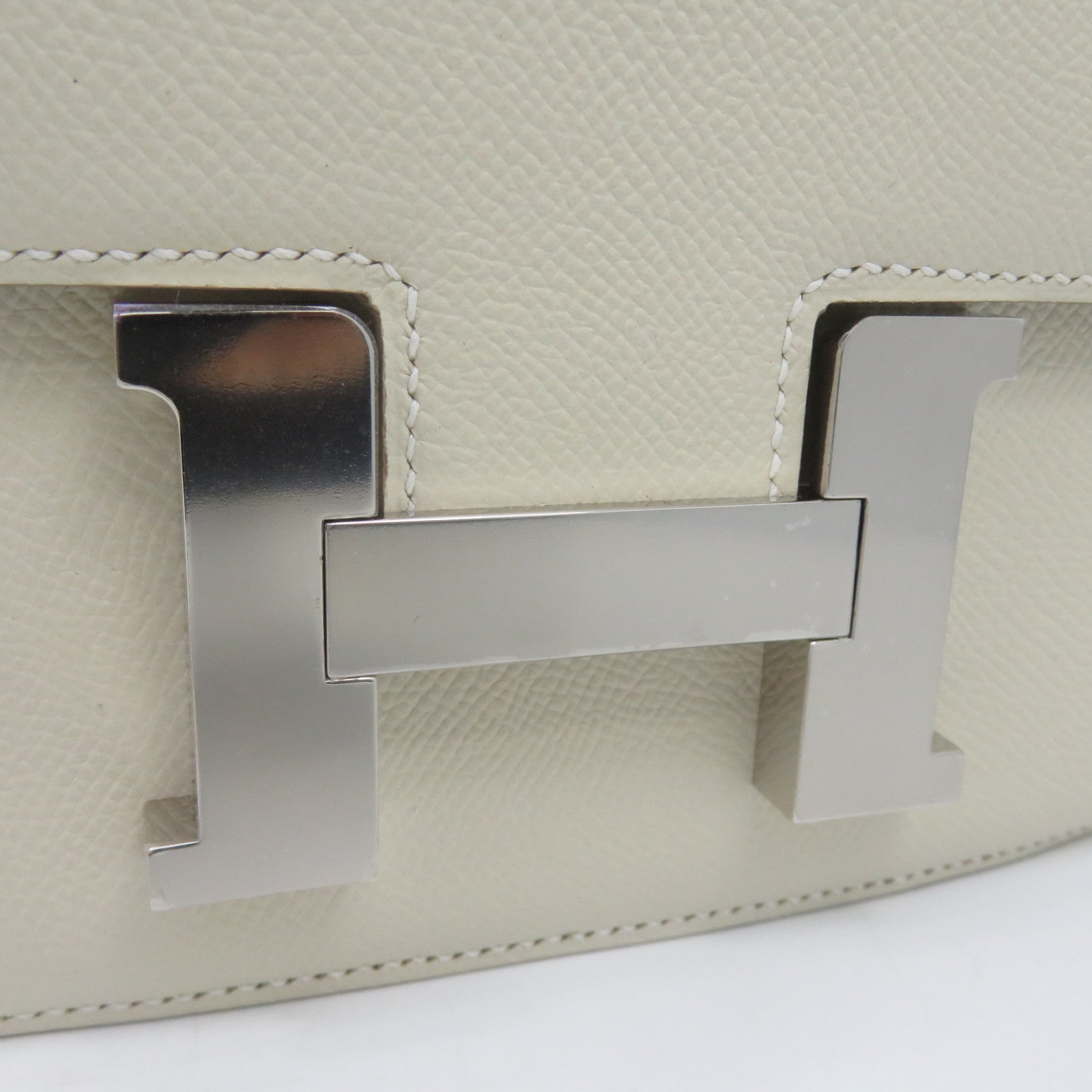 HERMES Epsom Leather Constance 24 Silver Buckle Chain Shoulder Bag White