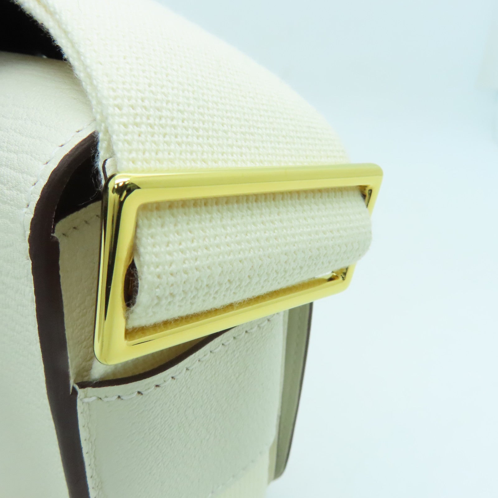 HERMES Chevre皮革Geta金扣肩背袋Nata白色