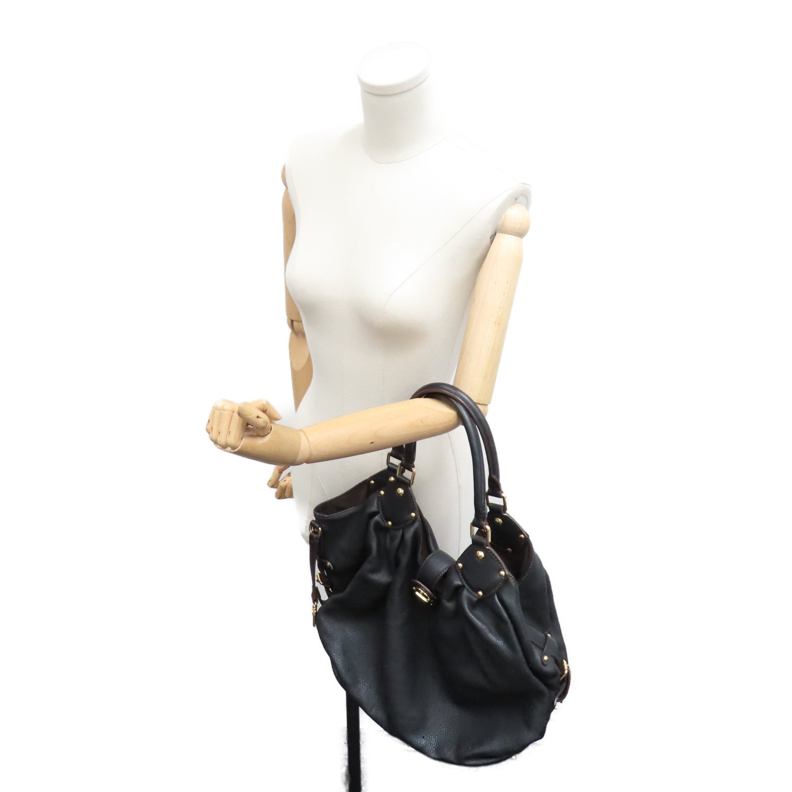 LOUIS VUITTON Mahina皮革XL金扣手挽袋黑色