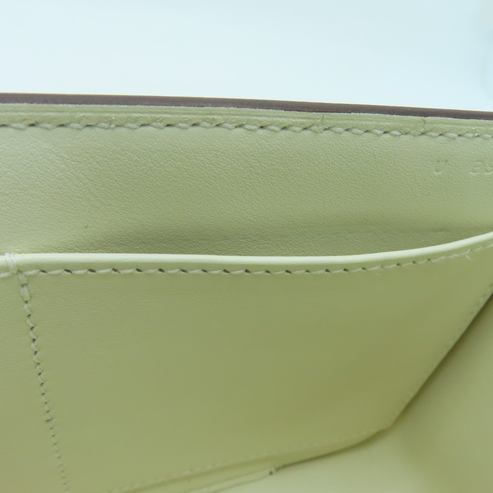 HERMES Chevre皮革Geta金扣肩背袋Nata白色