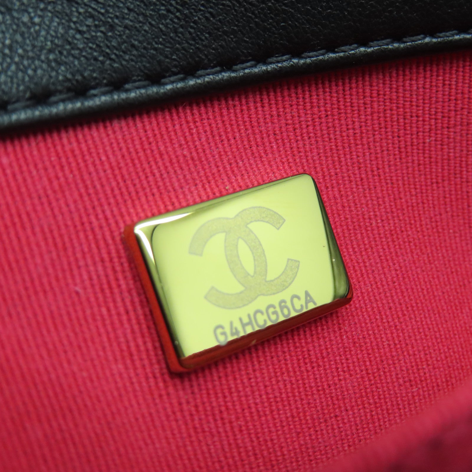 CHANEL 菱格羊皮皮革Mini Flap Bag金扣链带肩背袋黑色