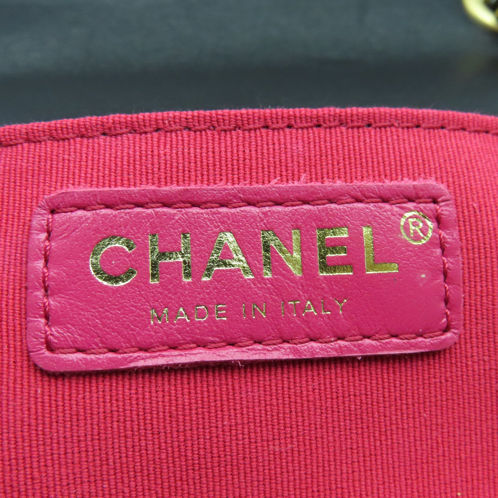 CHANEL 菱格羊皮皮革Mini Flap Bag金扣链带肩背袋黑色
