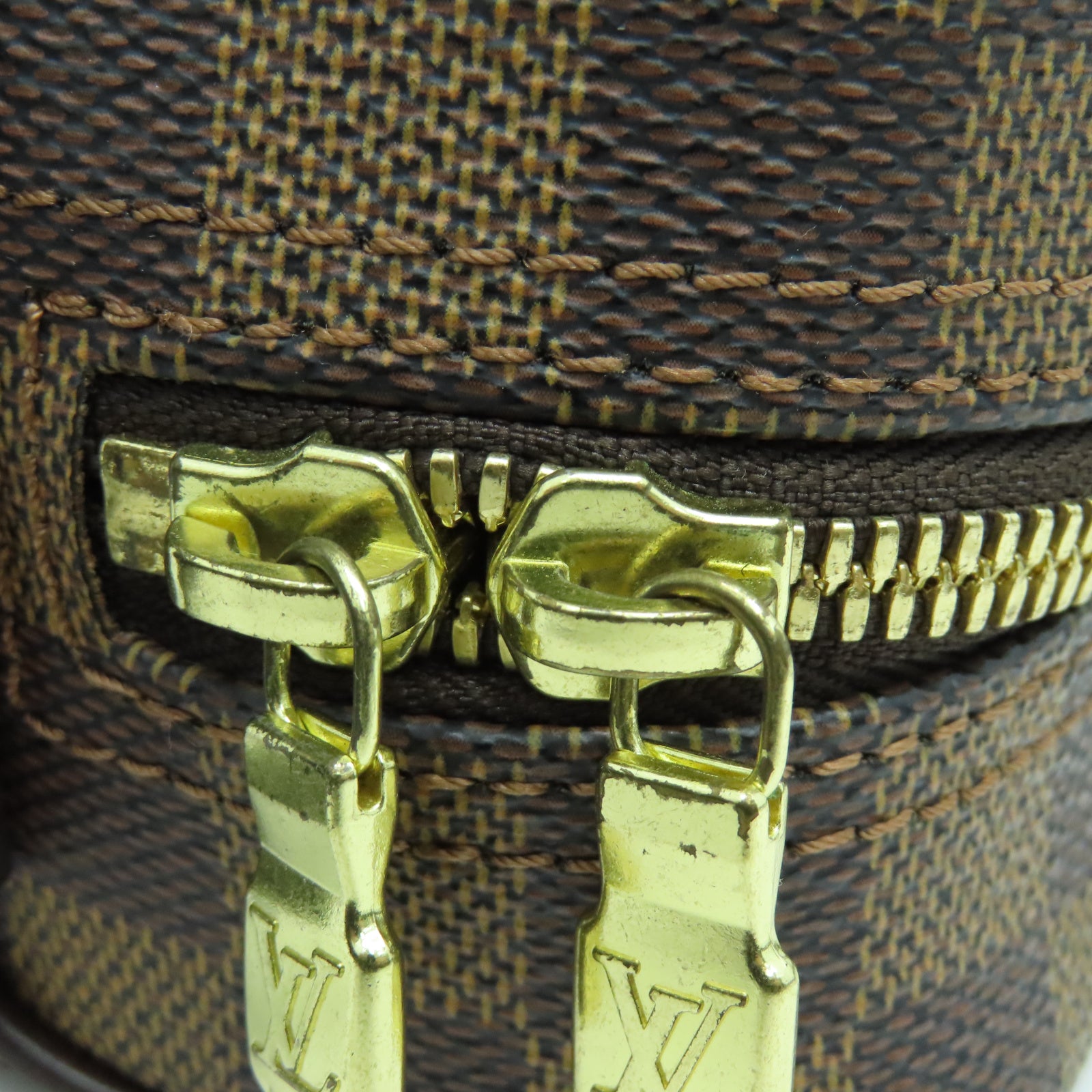 LOUIS VUITTON Damier Olav PM金扣肩背袋棕色