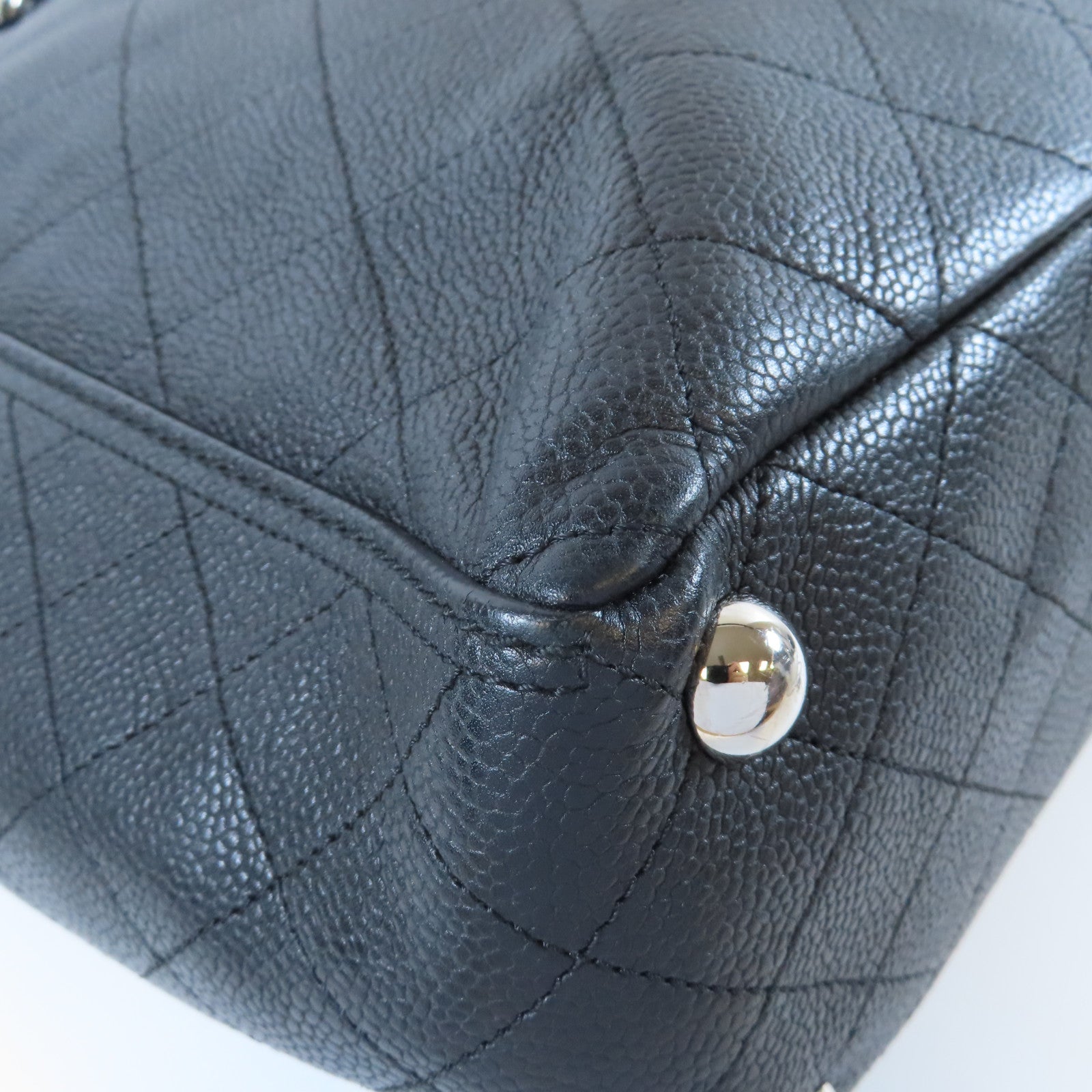 CHANEL 菱格Caviar皮革Chain Shoulder Bag銀扣鏈帶肩背袋黑色