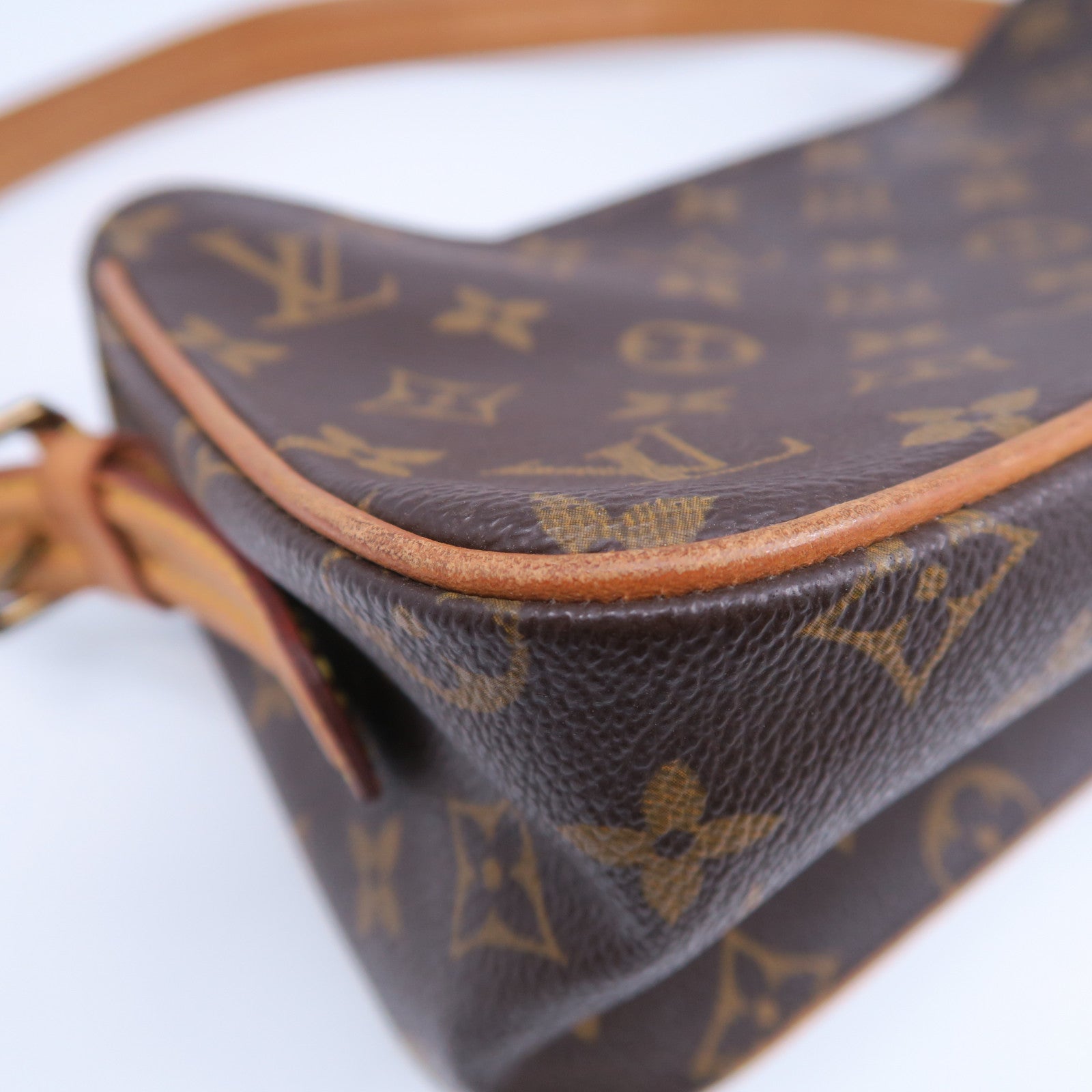 LOUIS VUITTON Monogram Viva Cite MM金扣肩背袋啡色