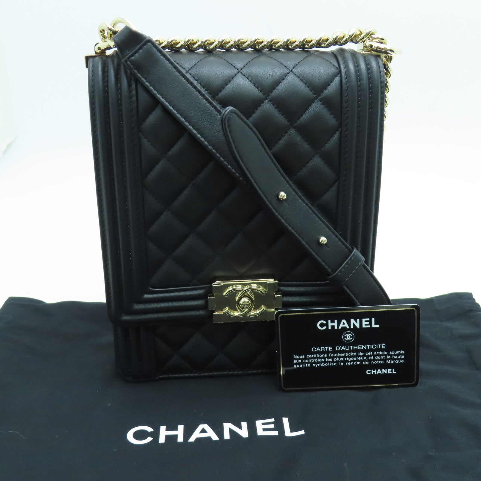 CHANEL 菱格羊皮皮革Boy金扣肩背袋黑色