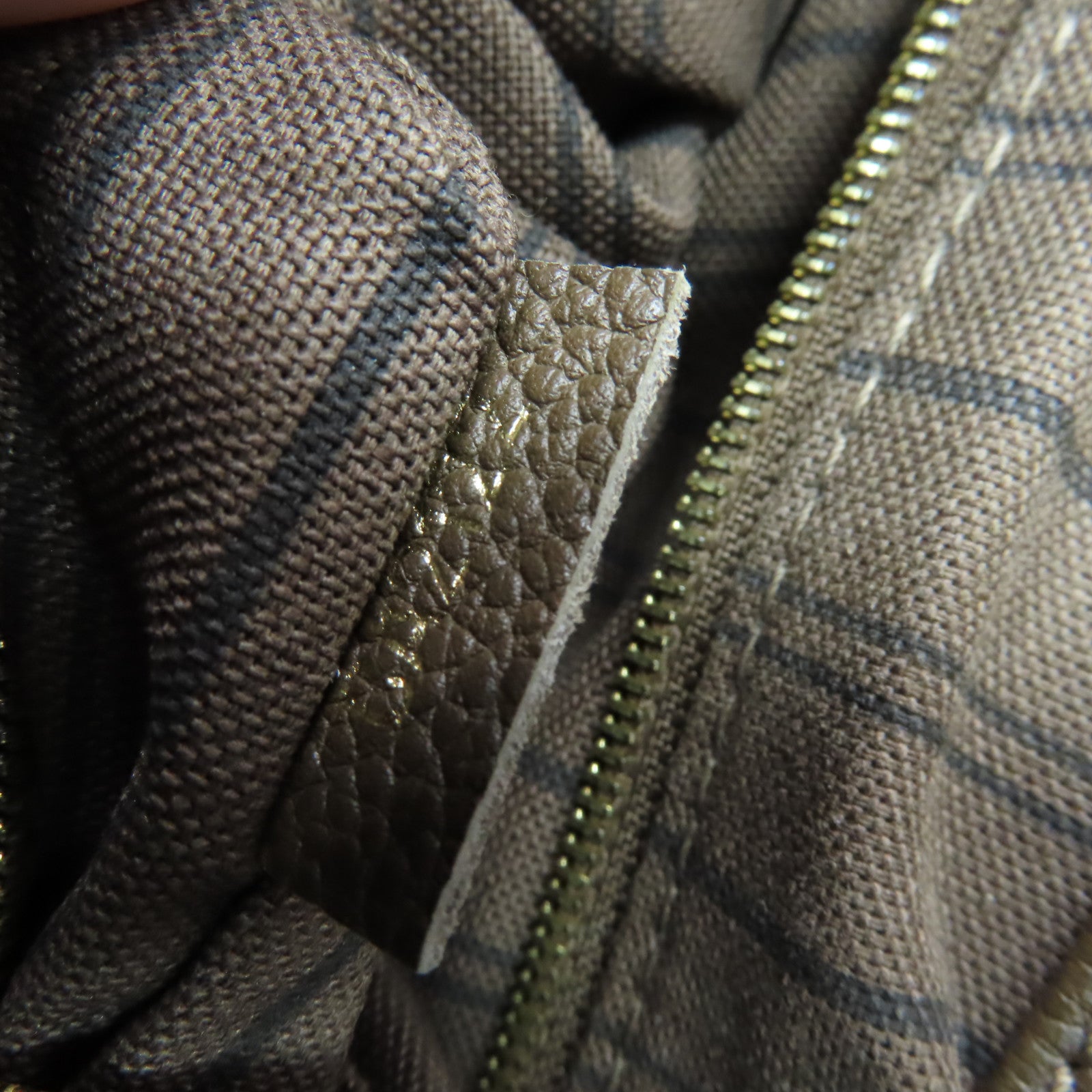 LOUIS VUITTON Monogram Empreinte Artsy MM Shoulder Bag肩背袋啡色
