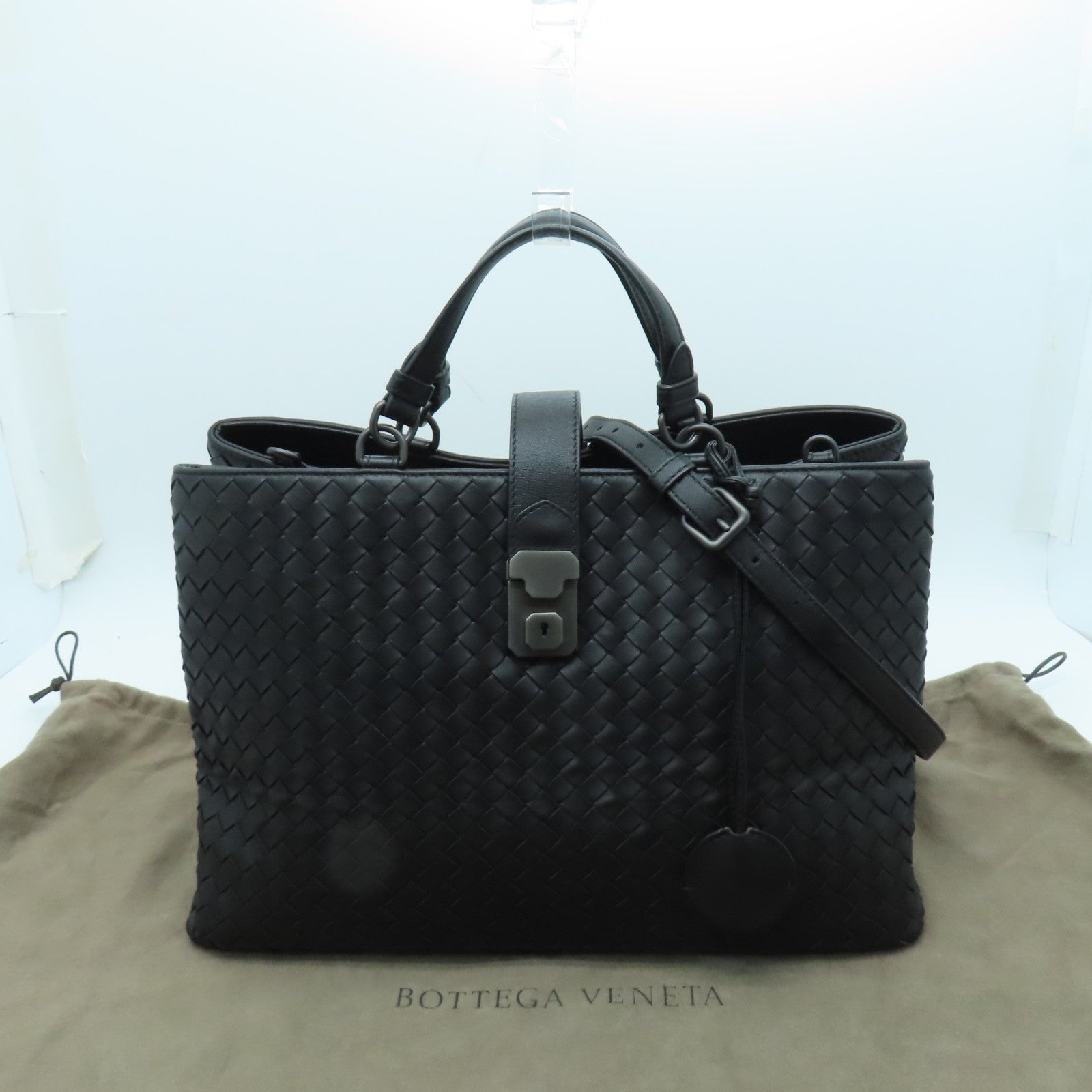 BOTTEGA VENETA Textured Leather Shoulder Bag Handle Shoulder Bag Black