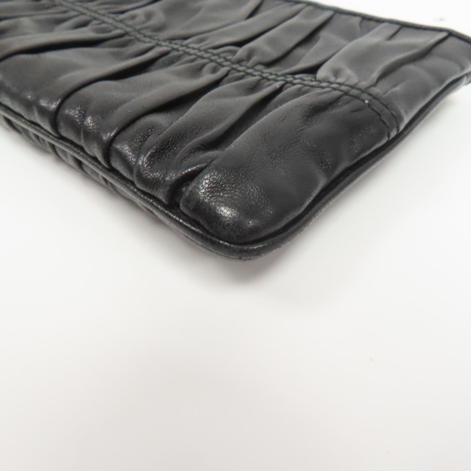 PRADA 羊皮皮革Pouch Wallet金扣錢包黑色